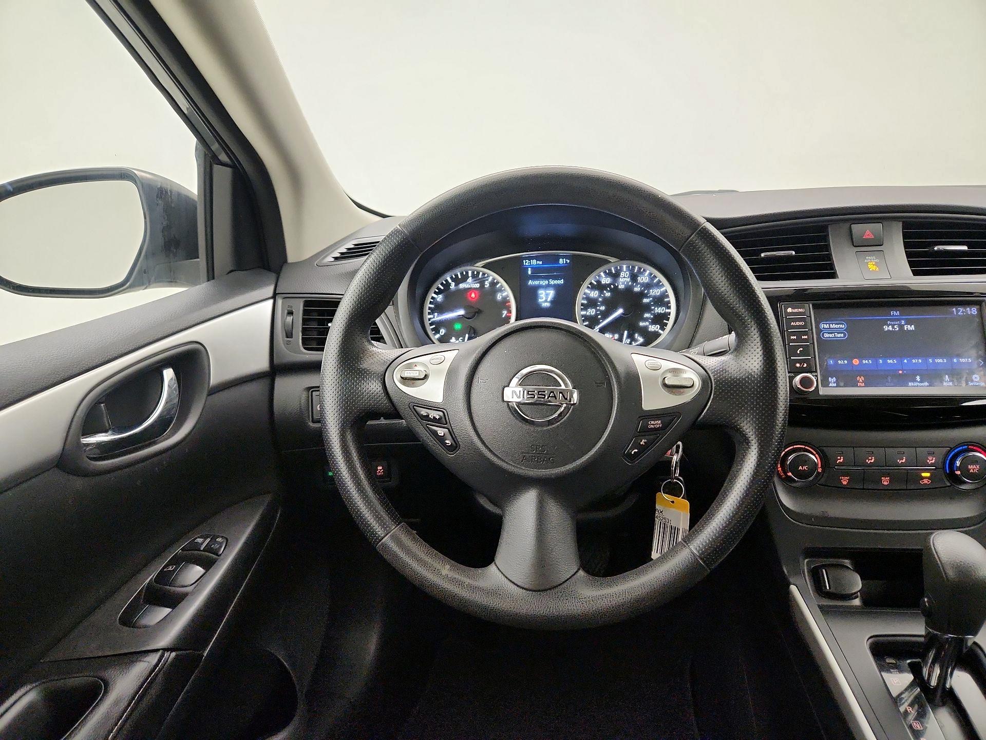 Thumbnail: 2019 Nissan Sentra - 10