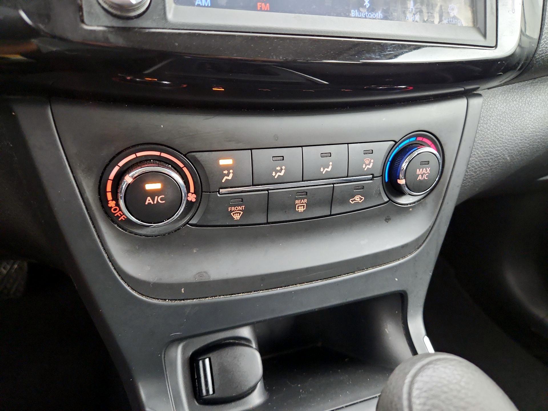 Thumbnail: 2019 Nissan Sentra - 16