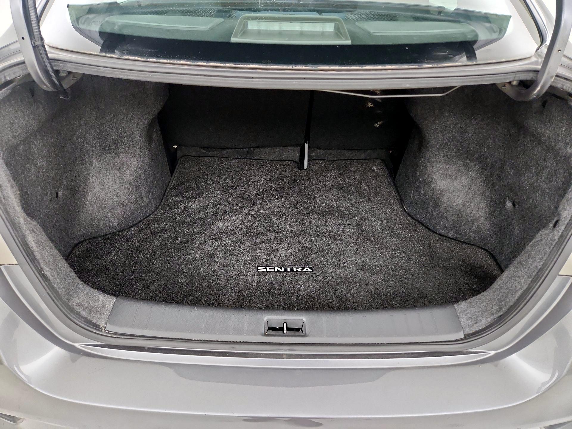 Thumbnail: 2019 Nissan Sentra - 19