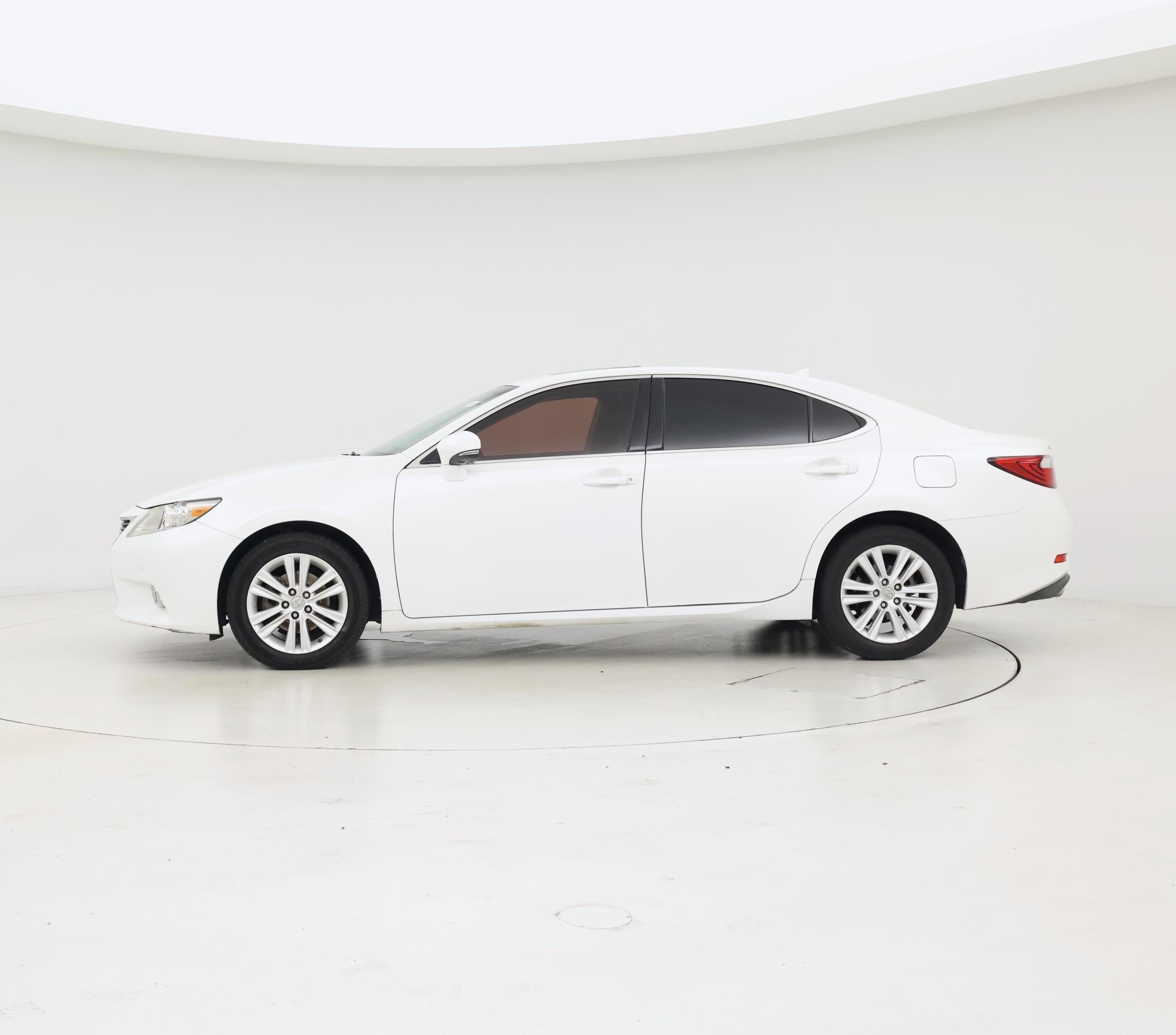 Thumbnail: 2014 Lexus ES - 3