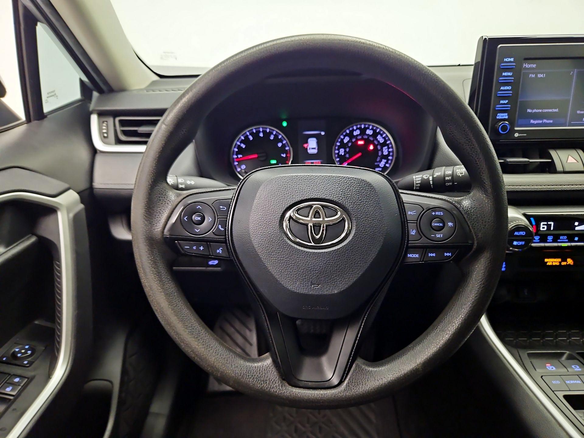 Thumbnail: 2022 Toyota RAV4 - 10