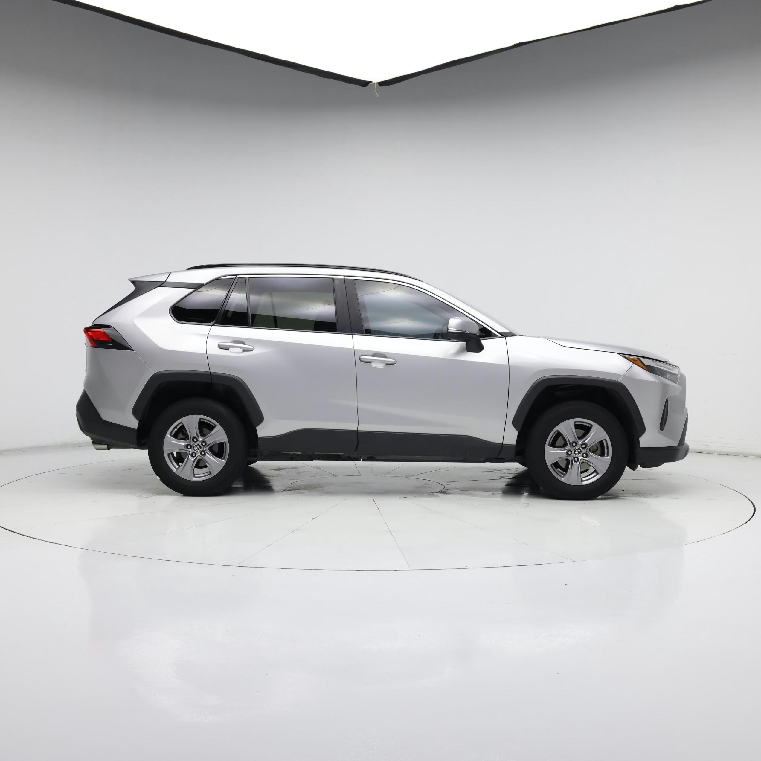 Thumbnail: 2022 Toyota RAV4 - 7