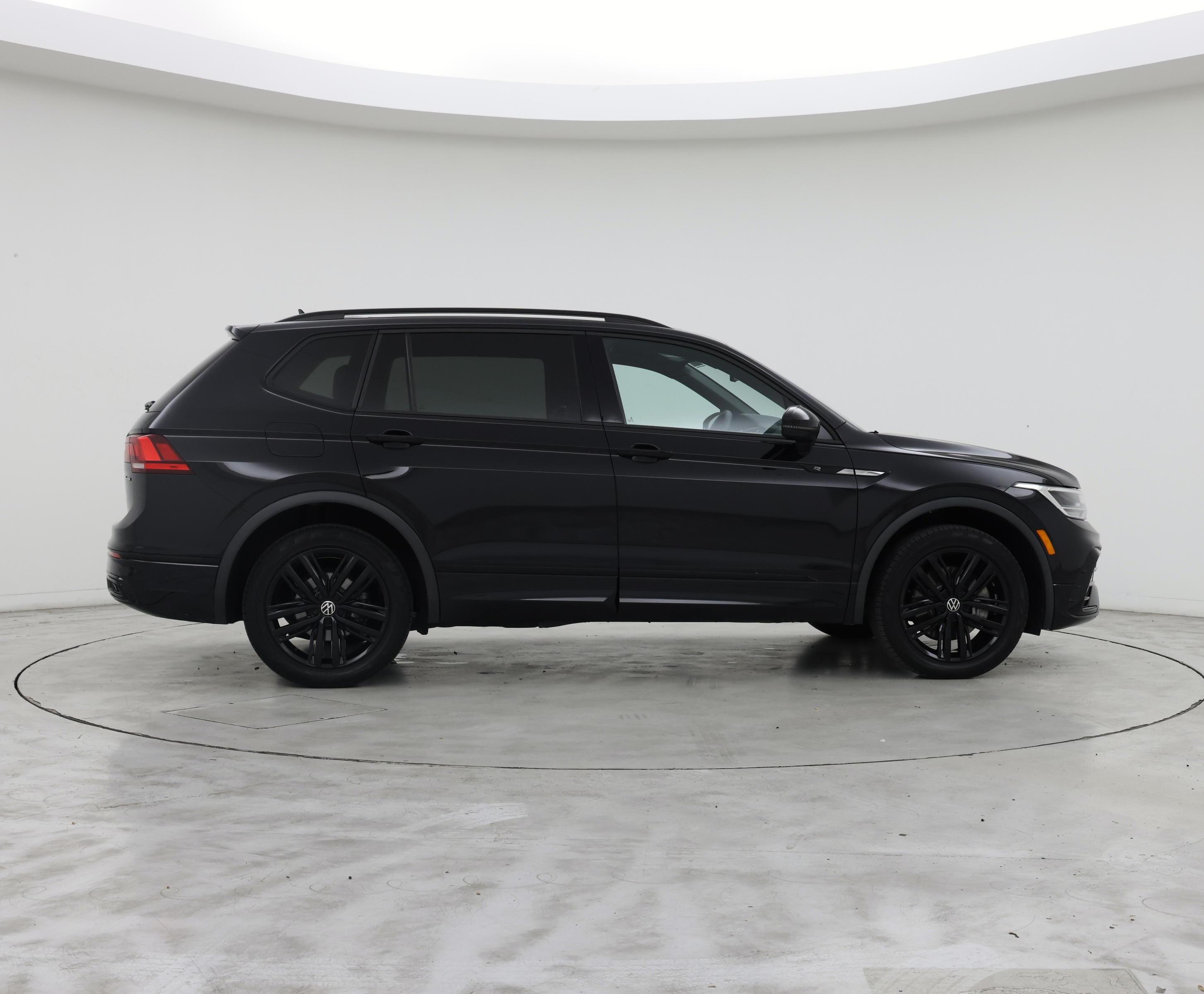 Thumbnail: 2022 Volkswagen Tiguan - 7