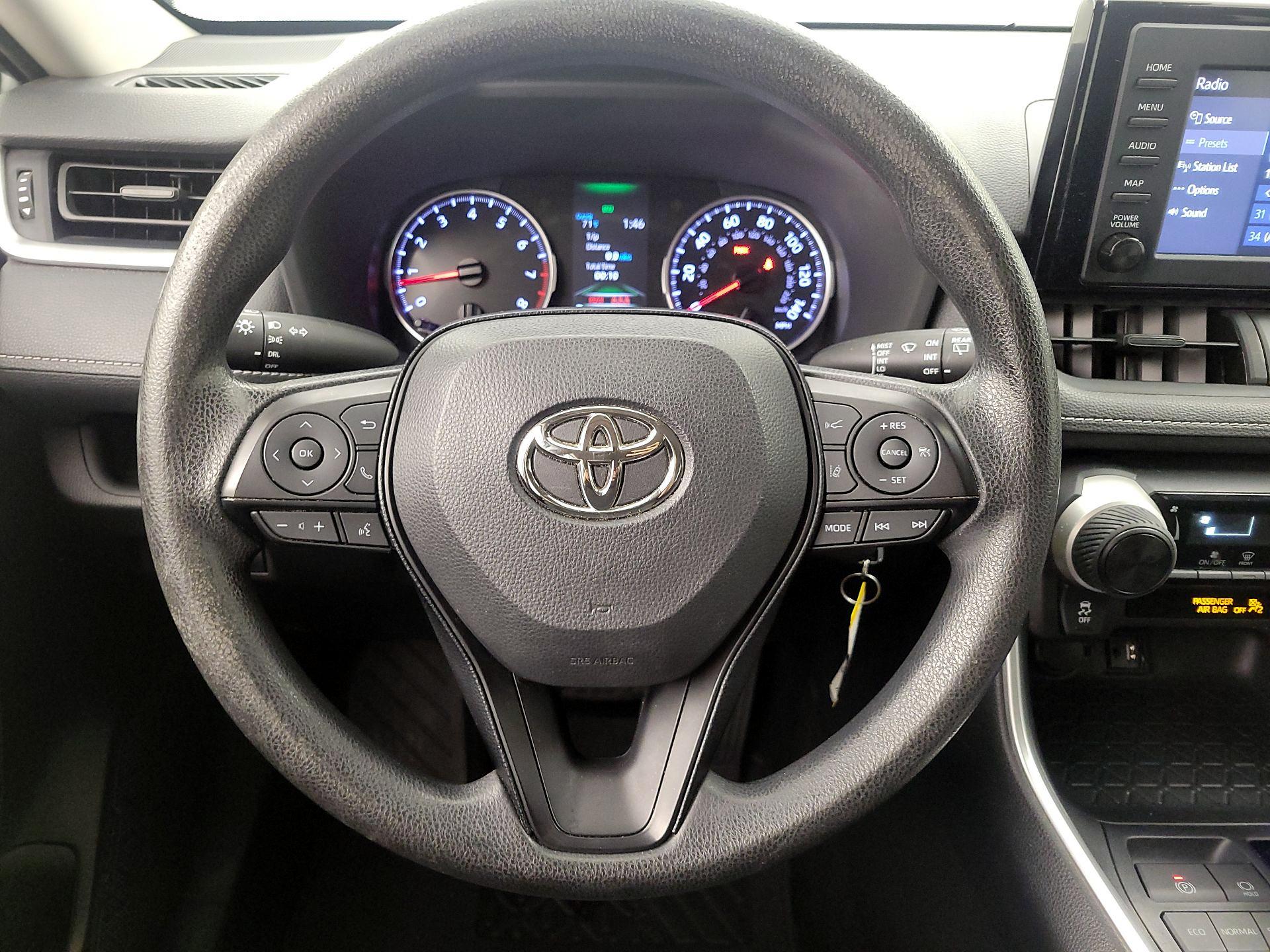Thumbnail: 2019 Toyota RAV4 - 10