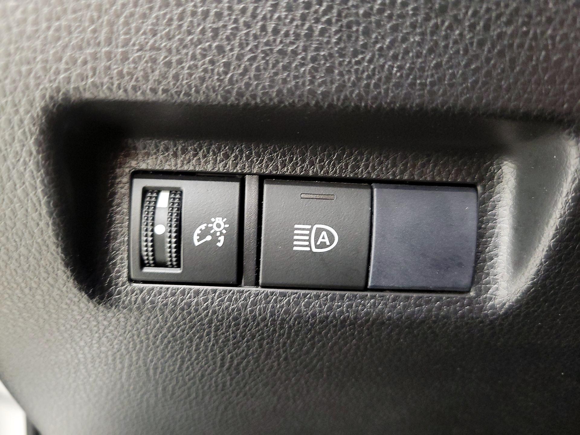 Thumbnail: 2019 Toyota RAV4 - 13