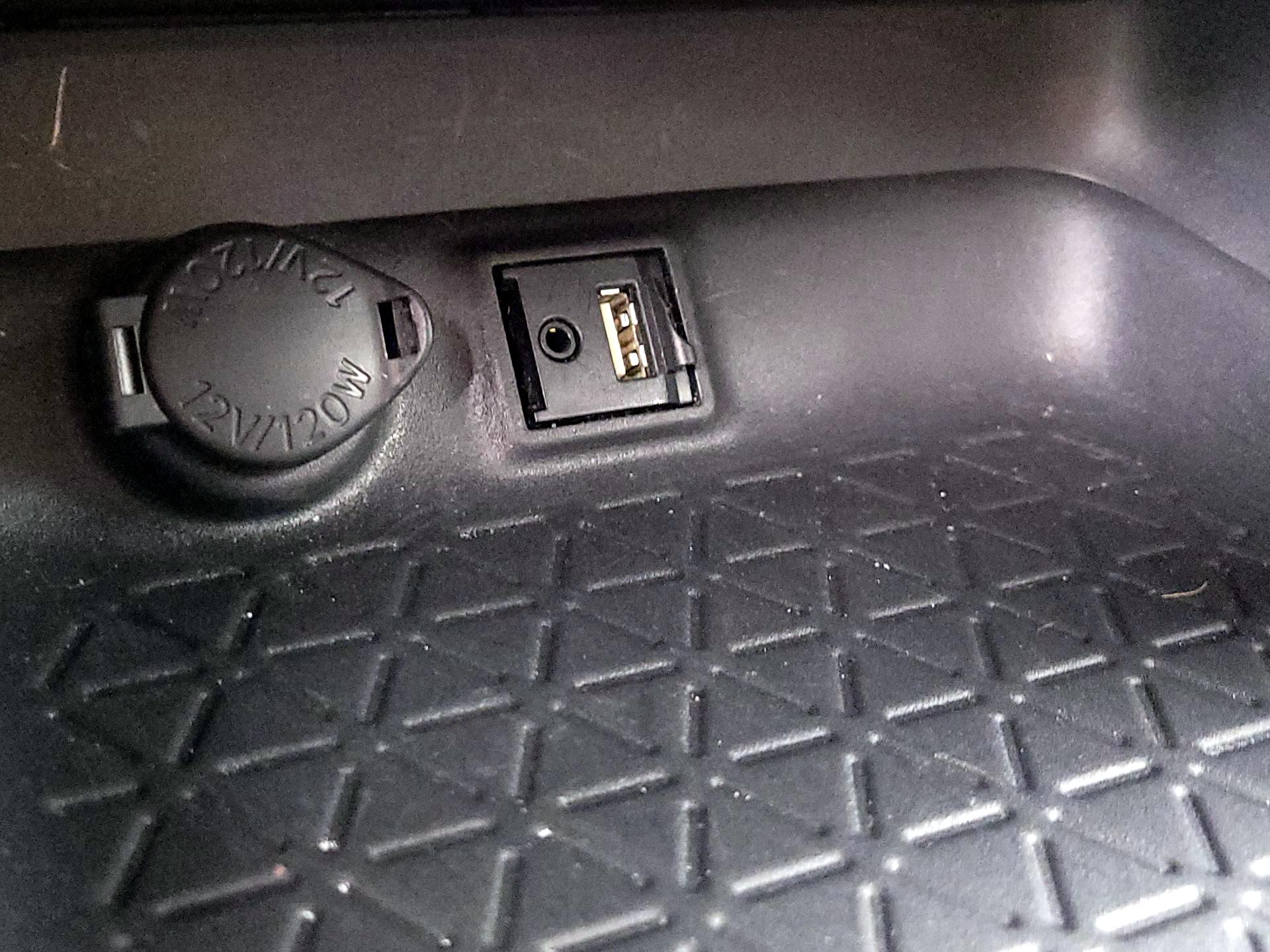 Thumbnail: 2019 Toyota RAV4 - 18