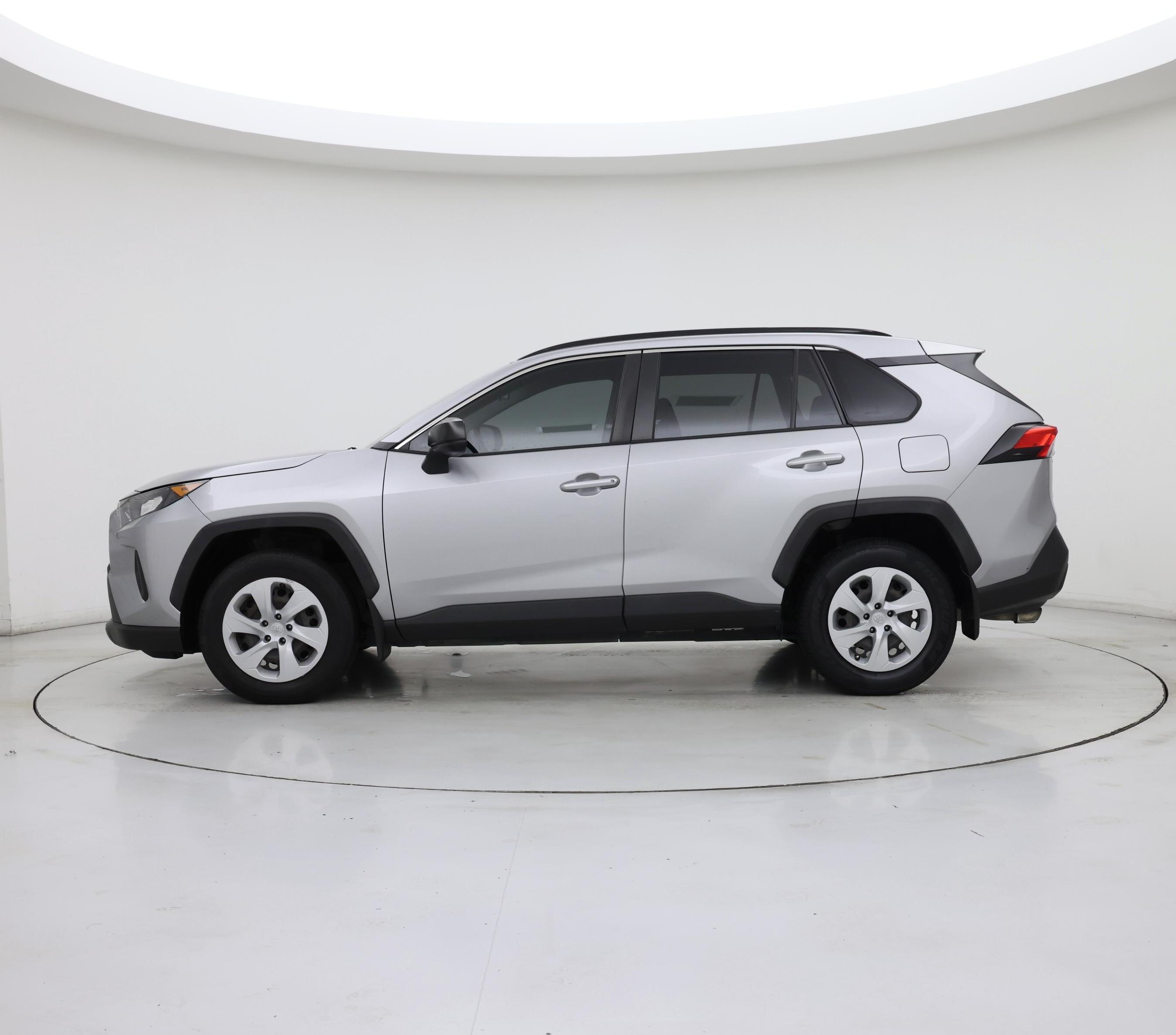 Thumbnail: 2019 Toyota RAV4 - 3