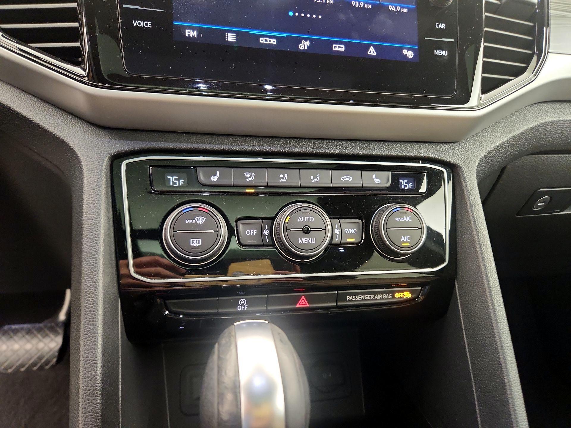 Thumbnail: 2022 Volkswagen Atlas - 16