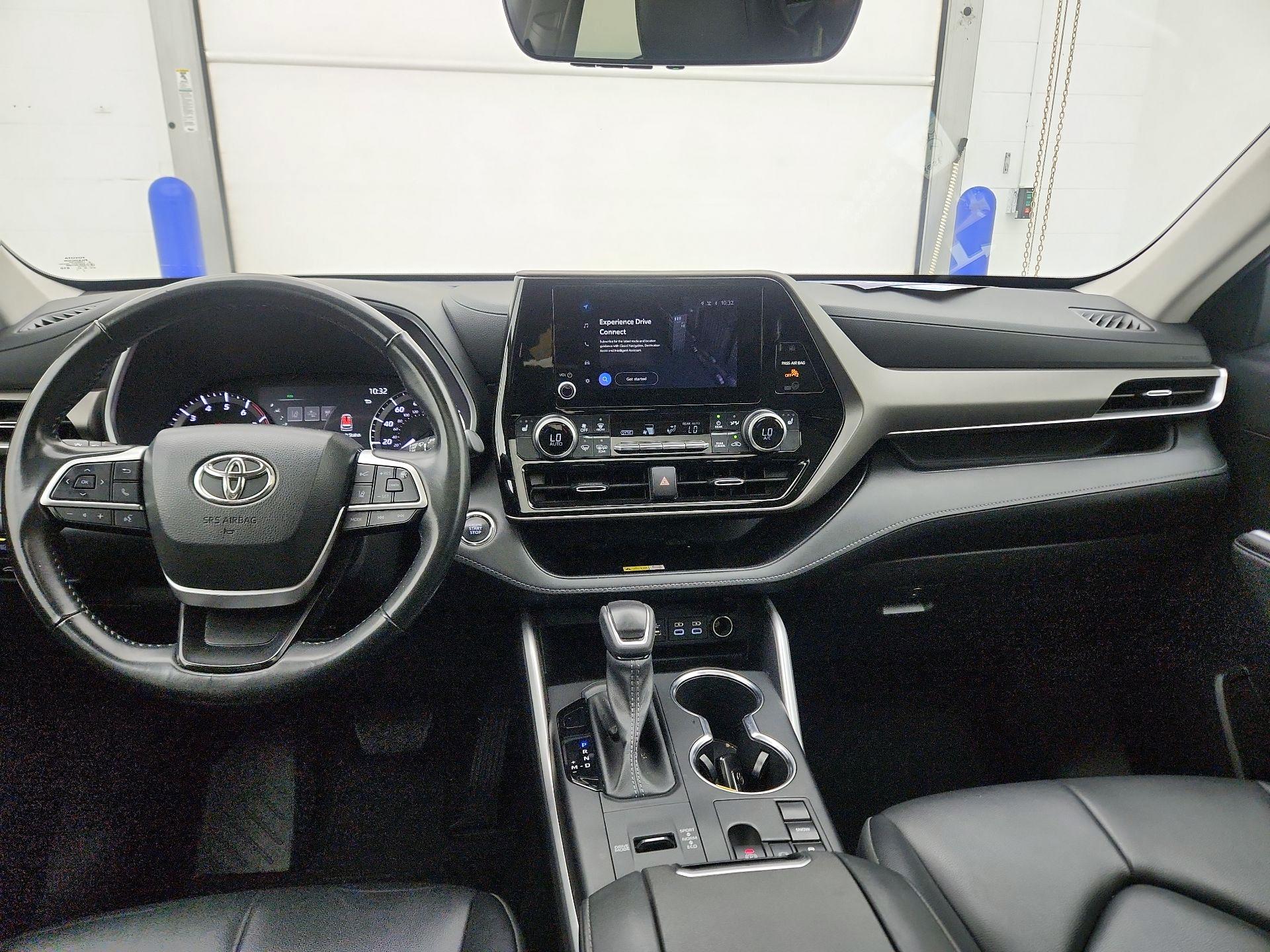Thumbnail: 2023 Toyota Highlander - 9