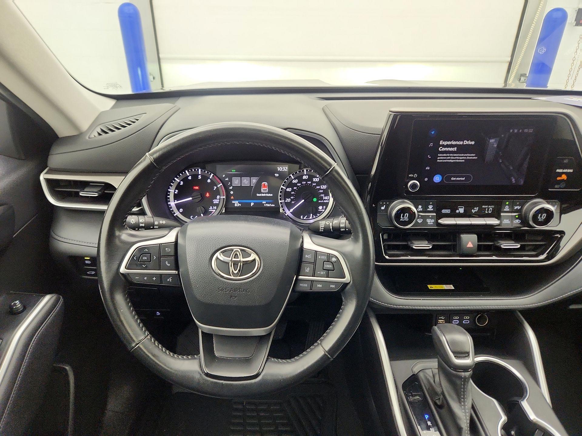Thumbnail: 2023 Toyota Highlander - 10