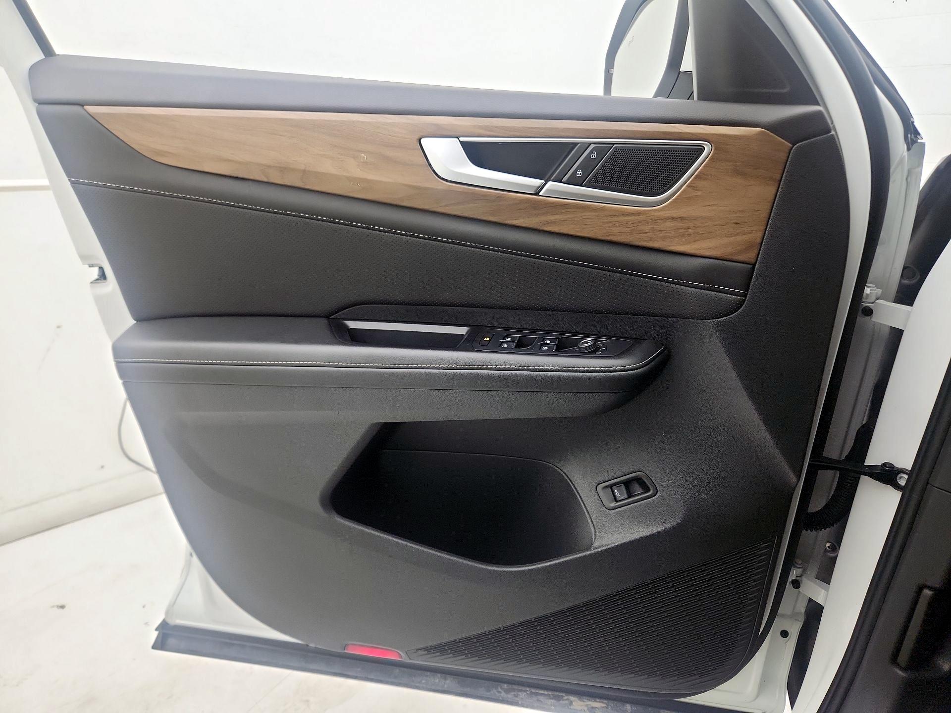 Thumbnail: 2024 Volkswagen Atlas - 12