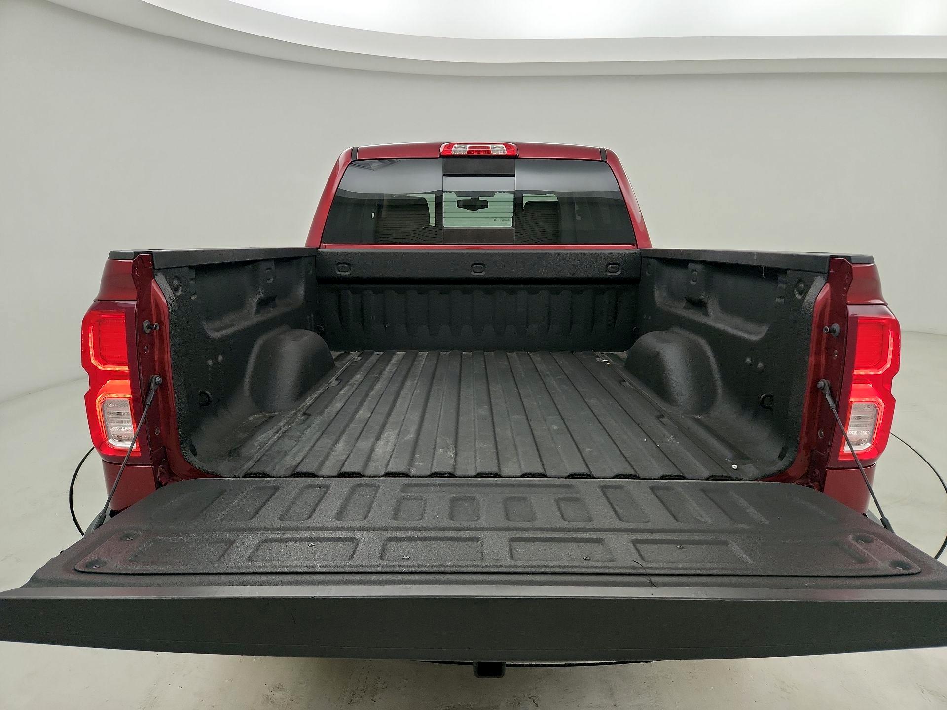 Thumbnail: 2018 Chevrolet Silverado 1500 - 16