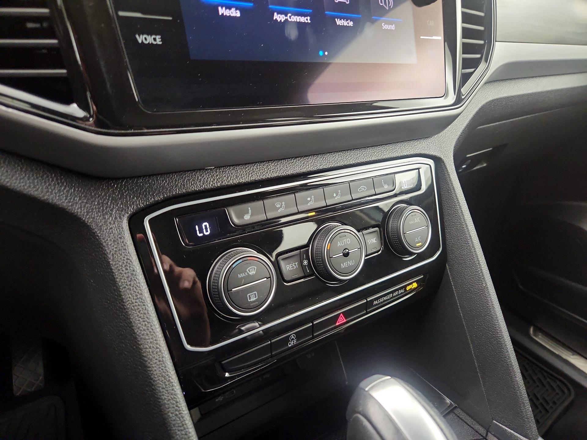 Thumbnail: 2022 Volkswagen Atlas - 16