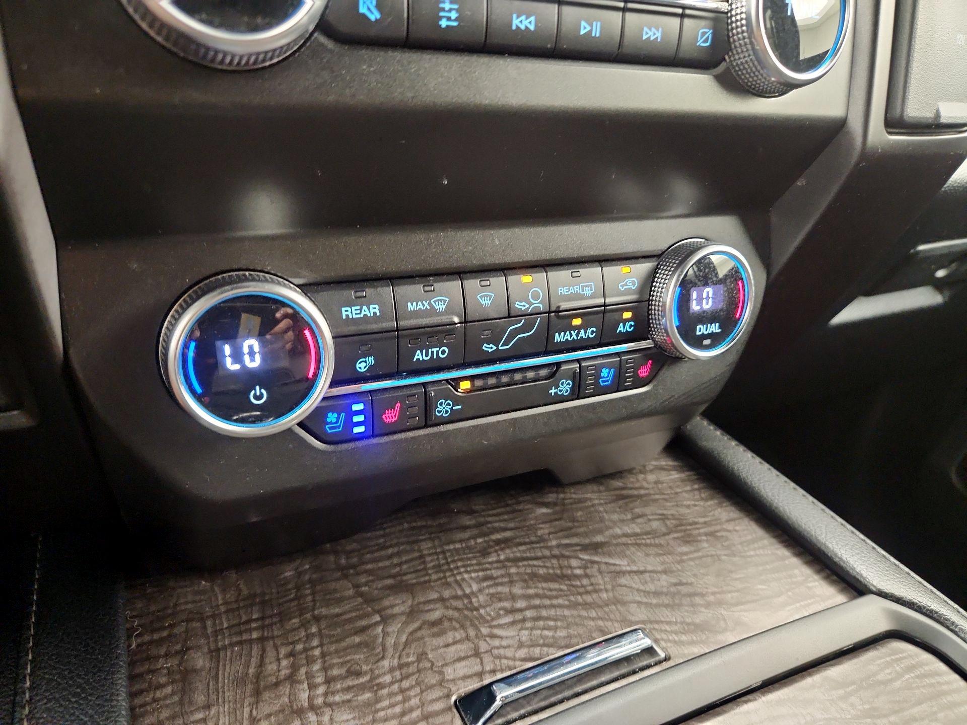 Thumbnail: 2019 Ford Expedition - 17