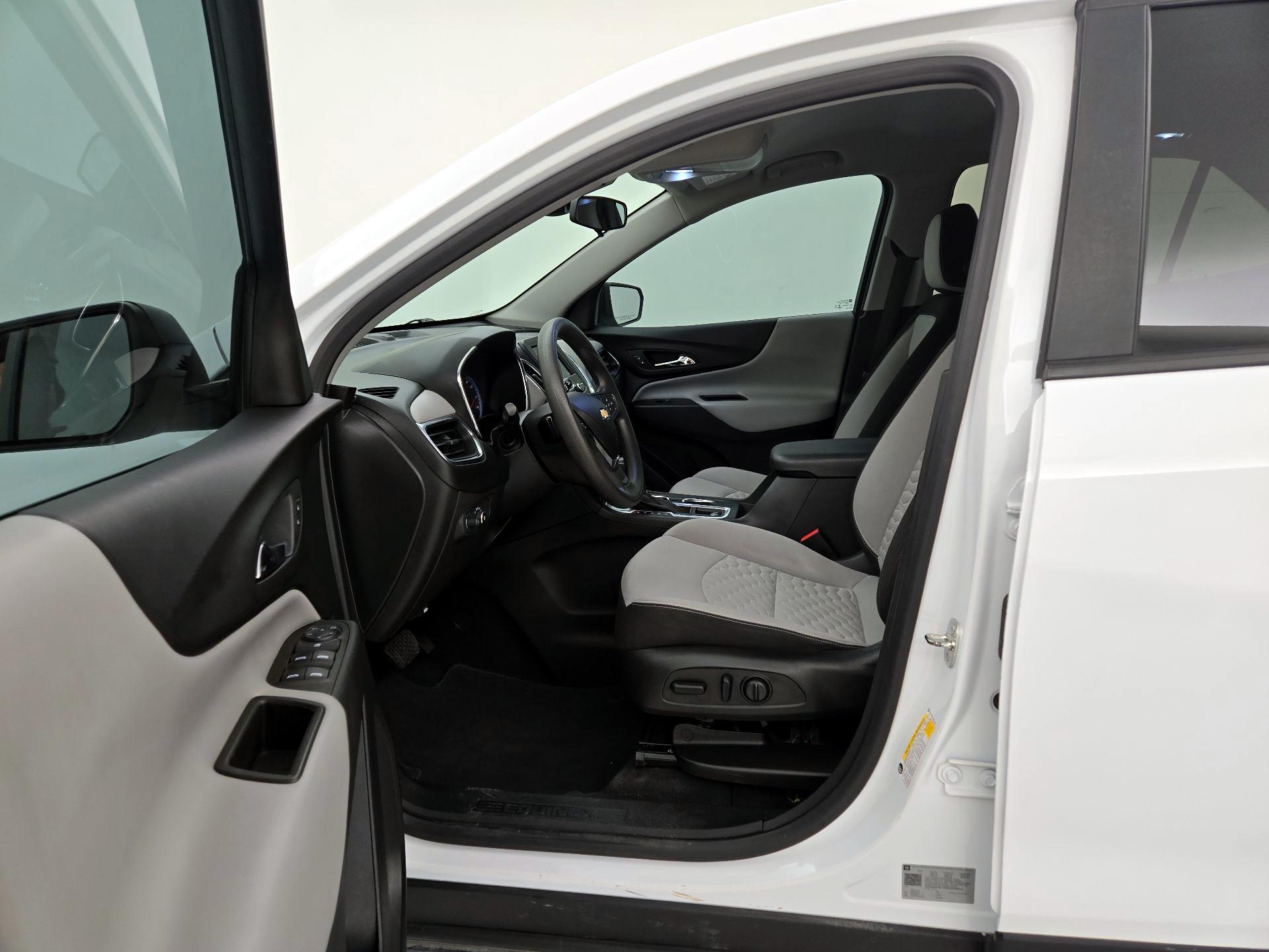 Thumbnail: 2021 Chevrolet Equinox - 11