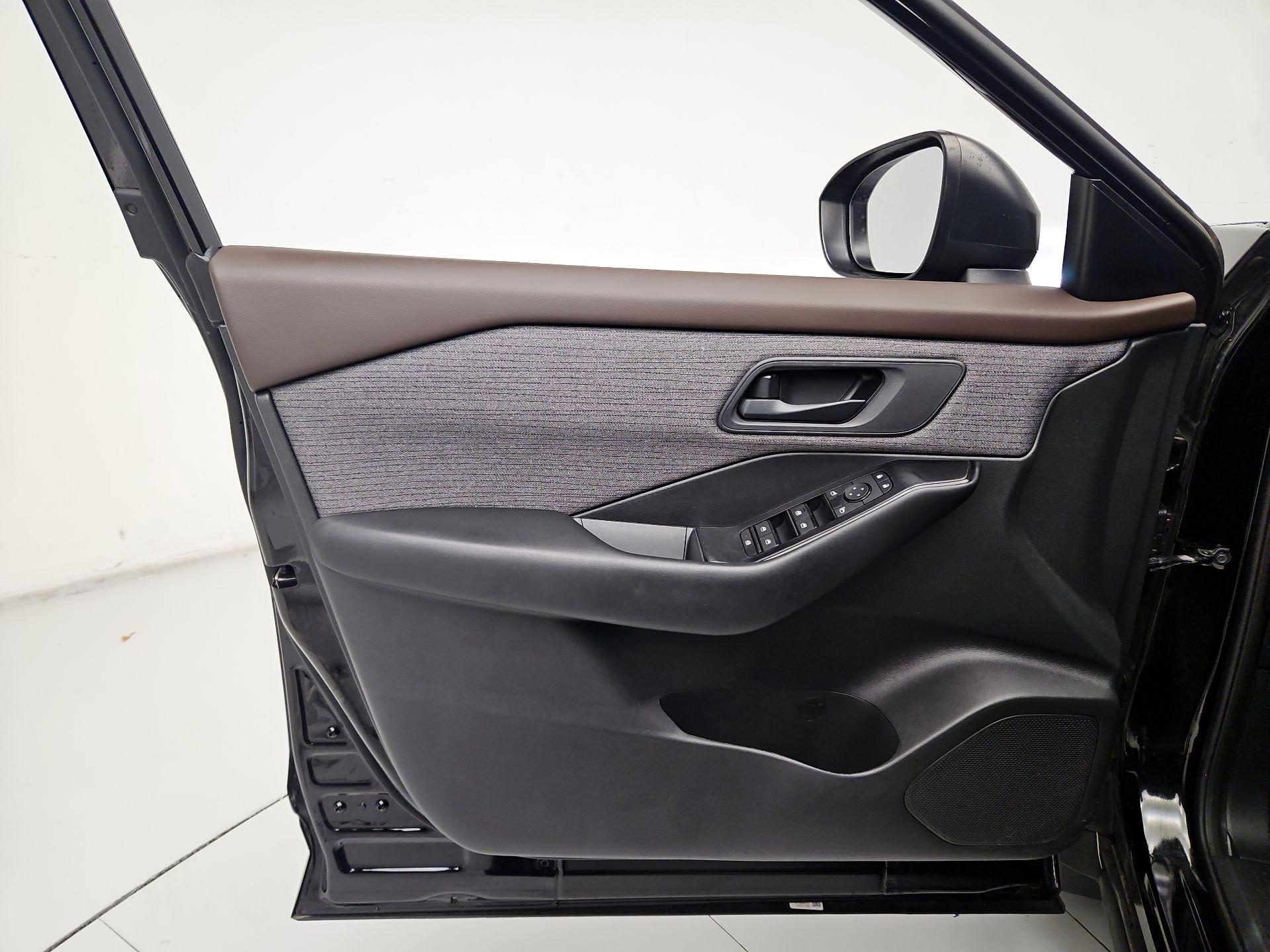 Thumbnail: 2023 Nissan Rogue - 12