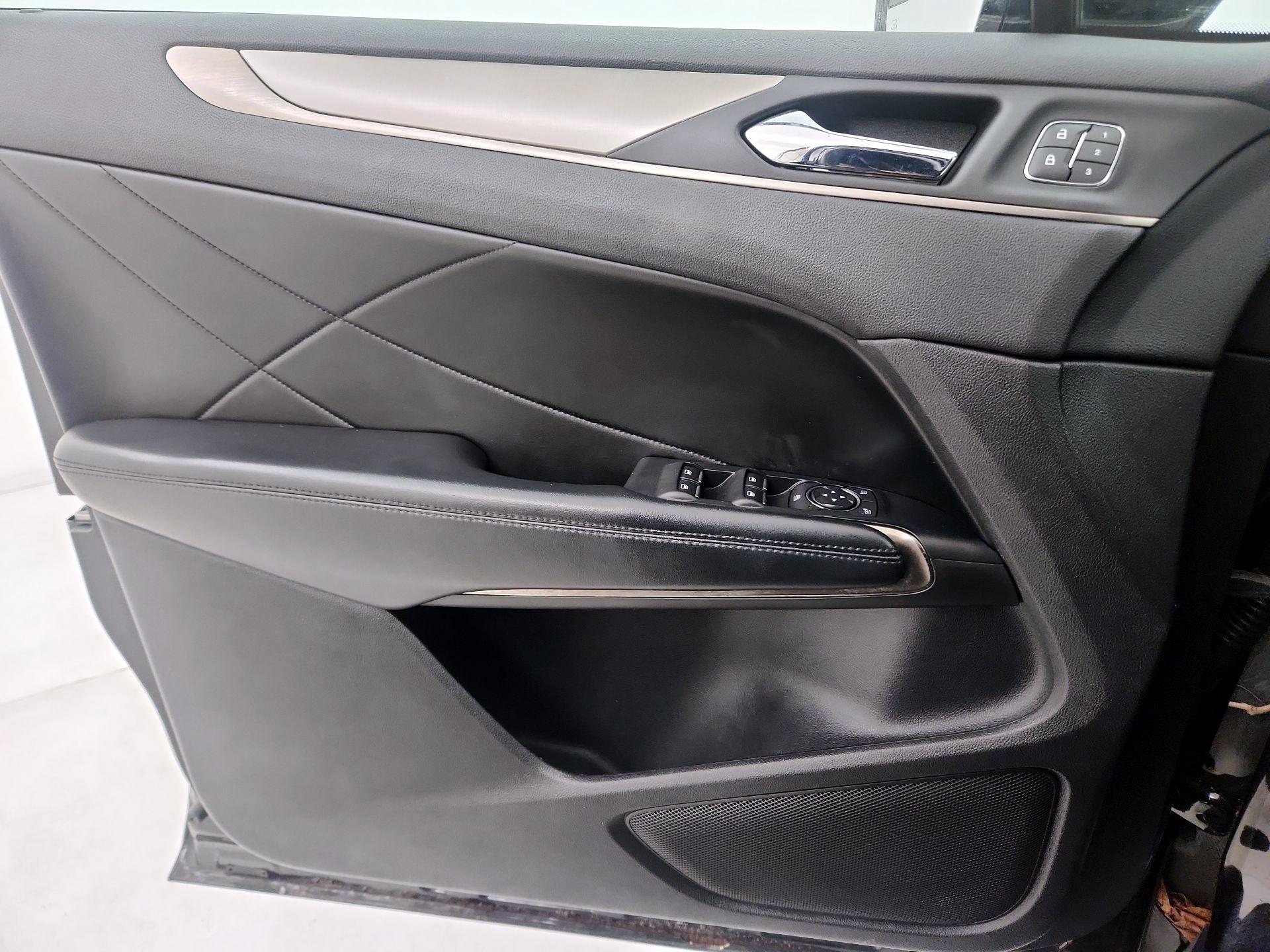 Thumbnail: 2019 Lincoln MKC - 12