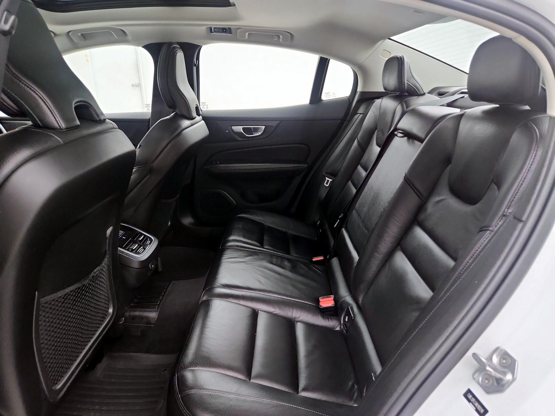 Thumbnail: 2022 Volvo S60 - 20