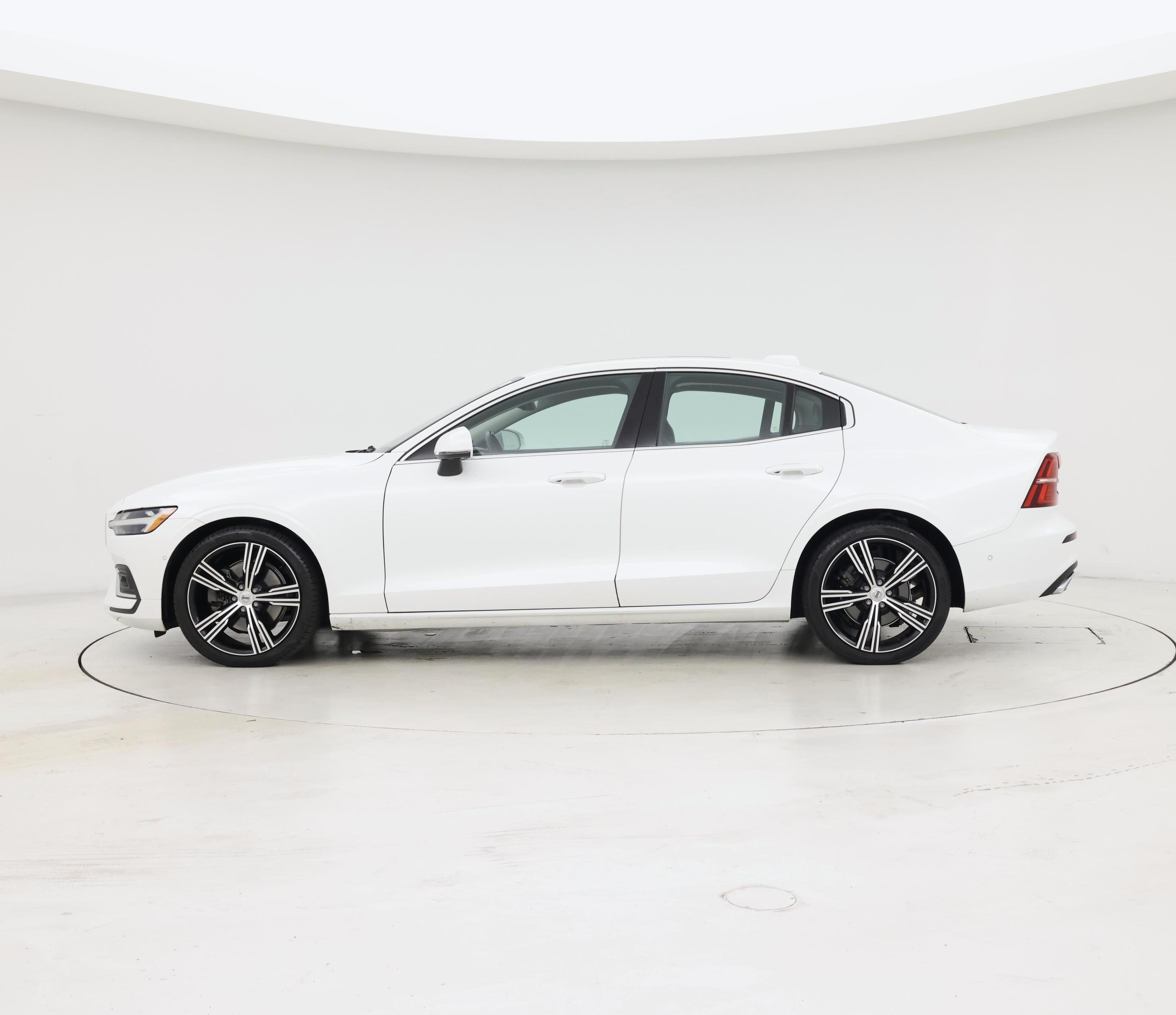 Thumbnail: 2022 Volvo S60 - 3