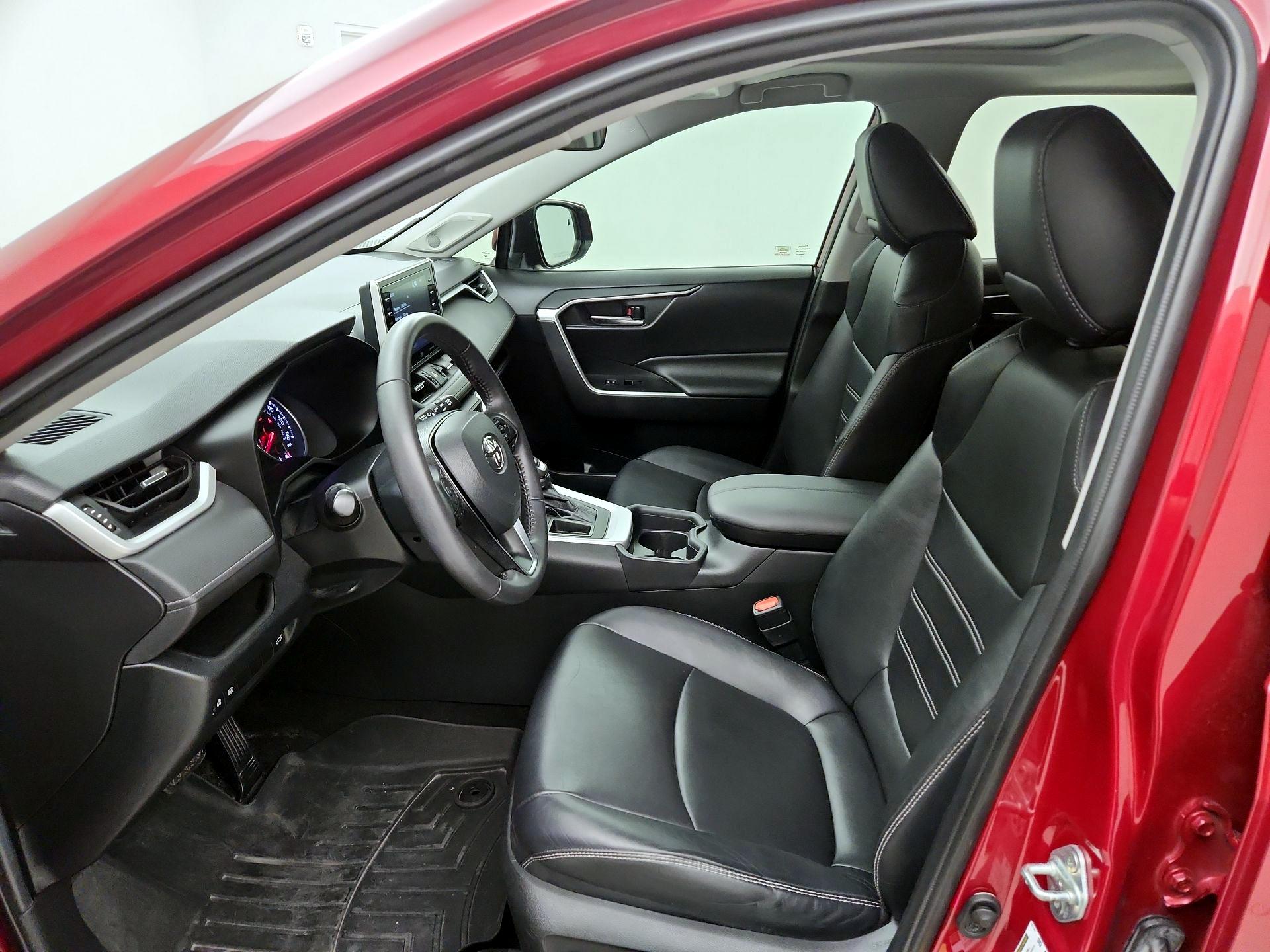 Thumbnail: 2020 Toyota RAV4 - 11