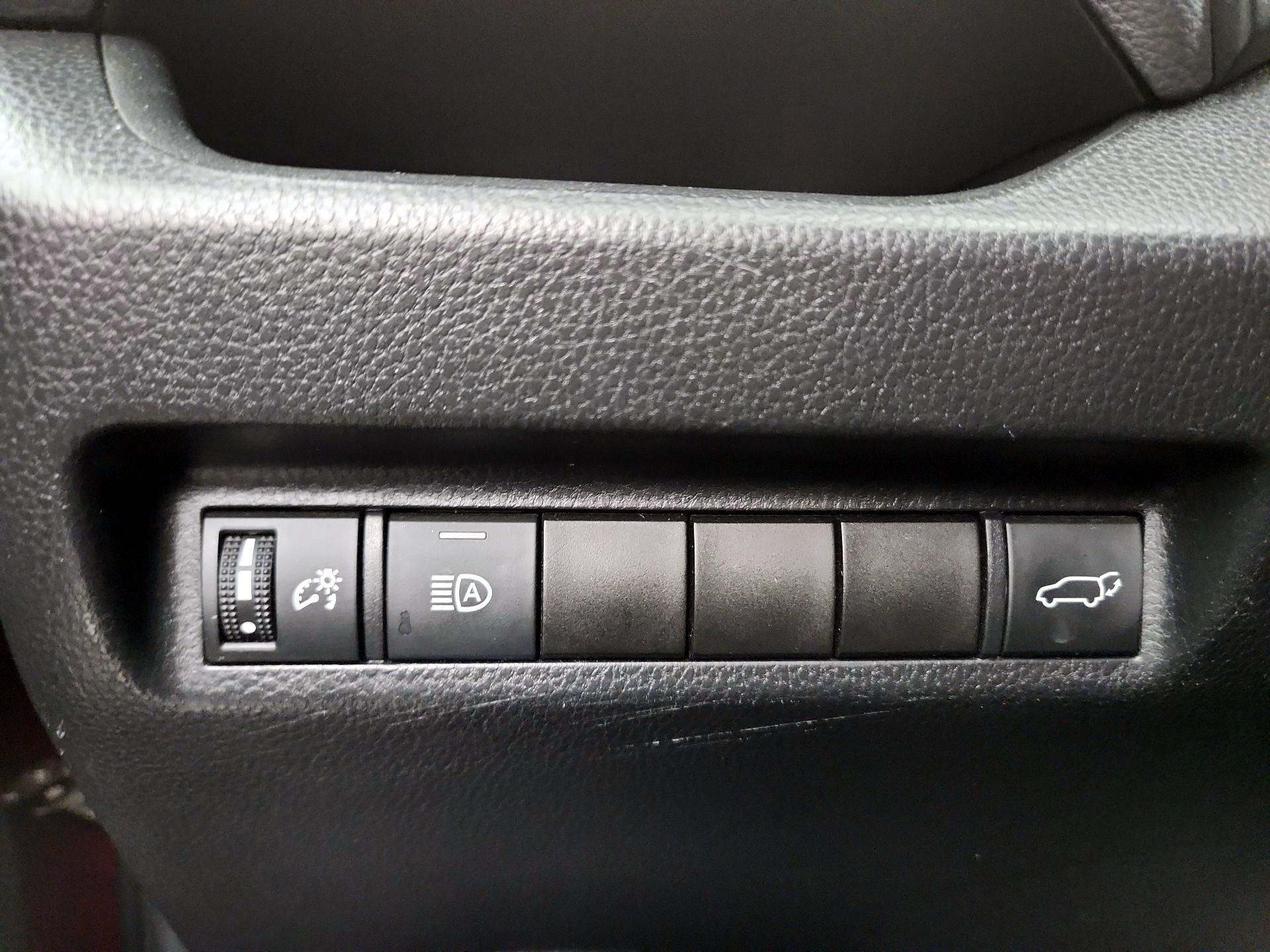 Thumbnail: 2020 Toyota RAV4 - 13