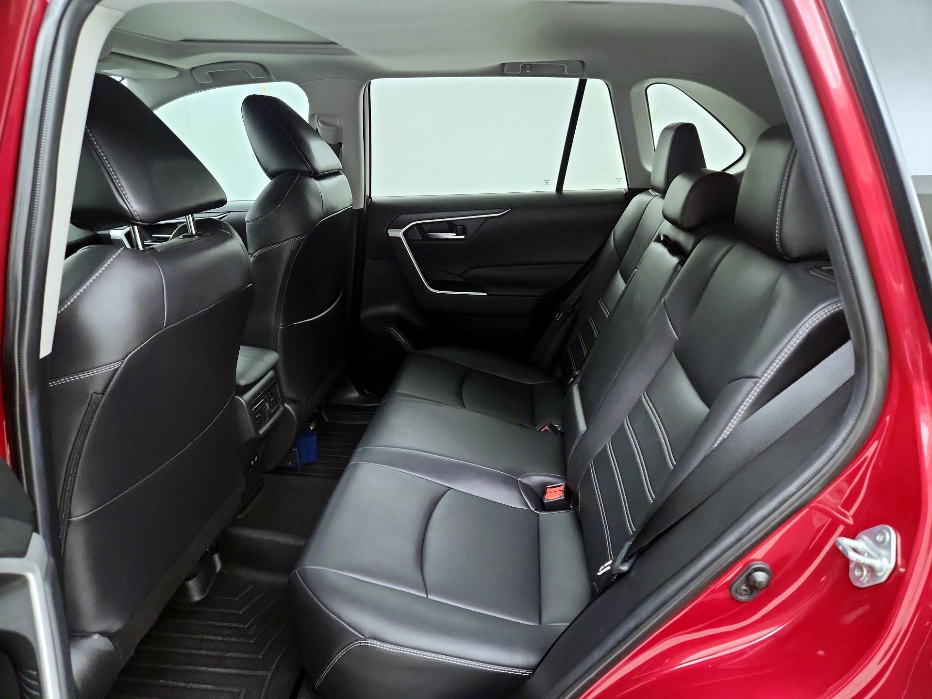 Thumbnail: 2020 Toyota RAV4 - 18