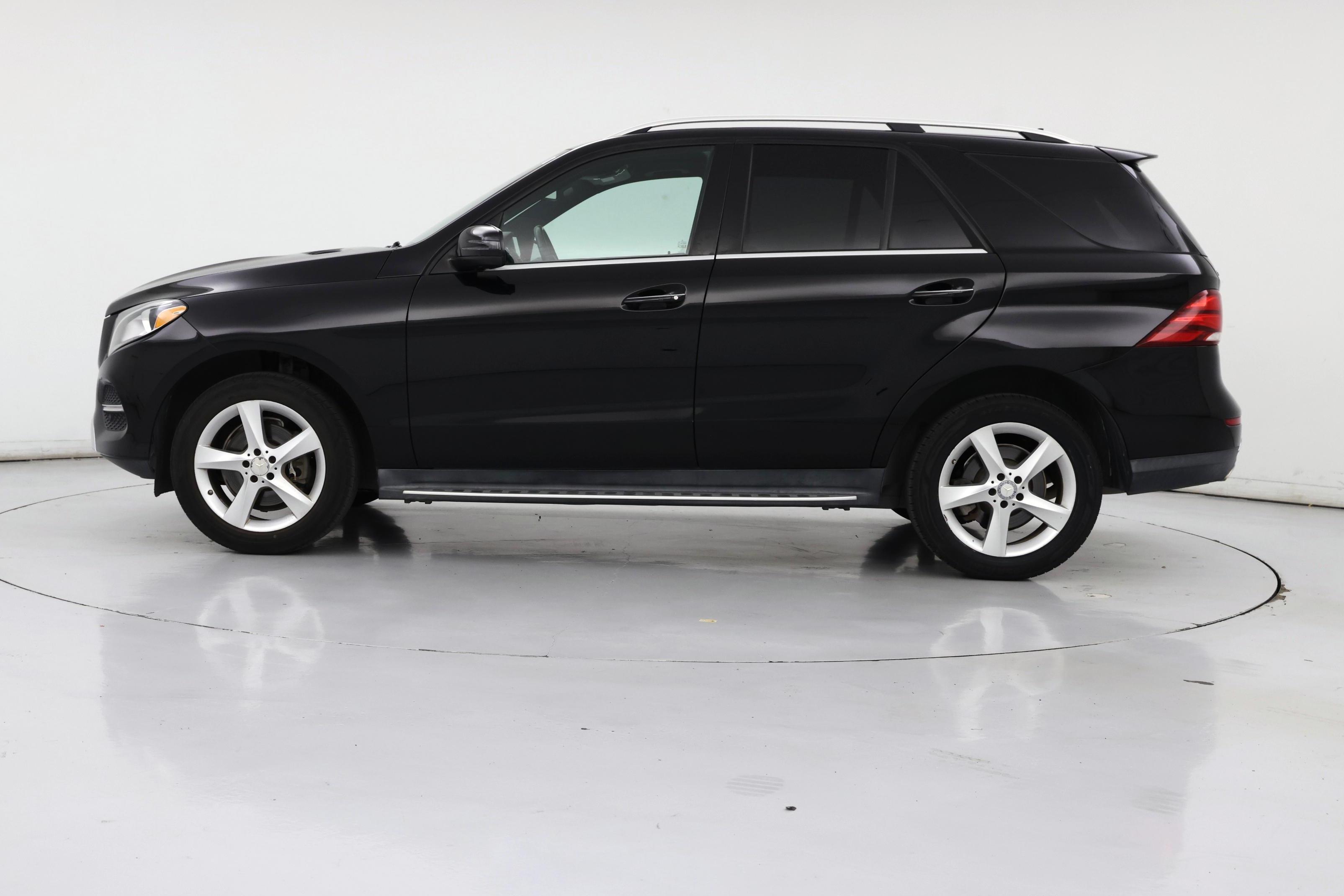 Thumbnail: 2017 Mercedes-Benz GLE - 3