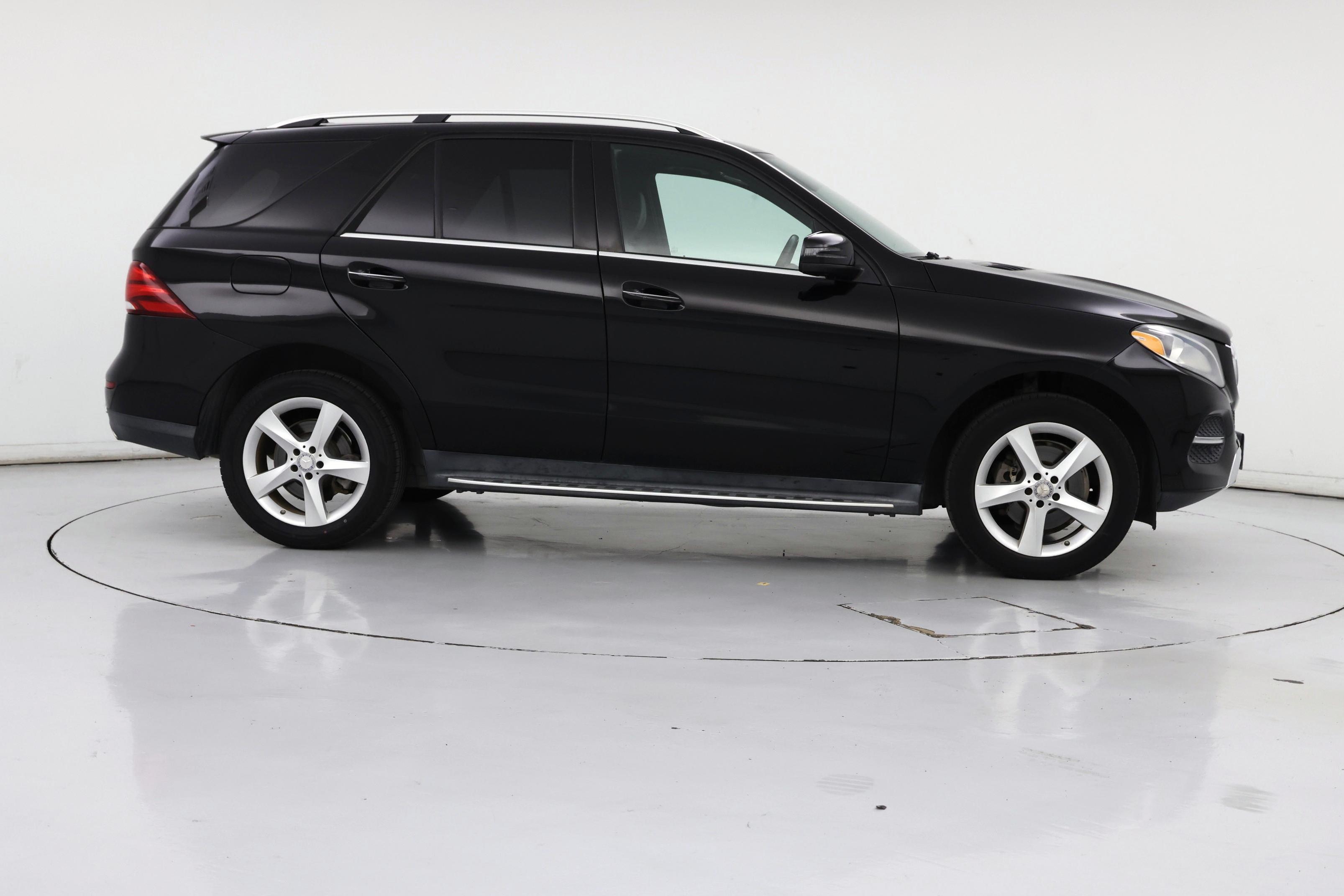 Thumbnail: 2017 Mercedes-Benz GLE - 7