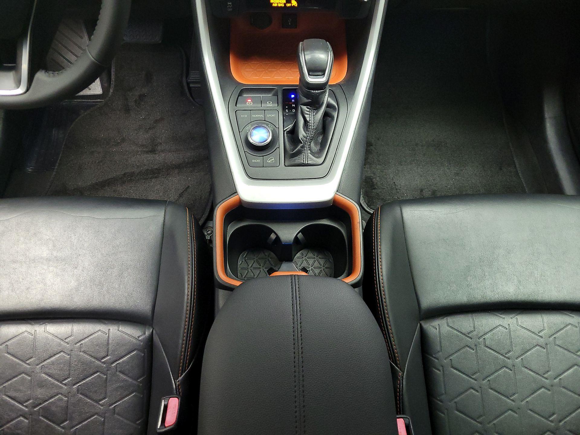 Thumbnail: 2020 Toyota RAV4 - 15