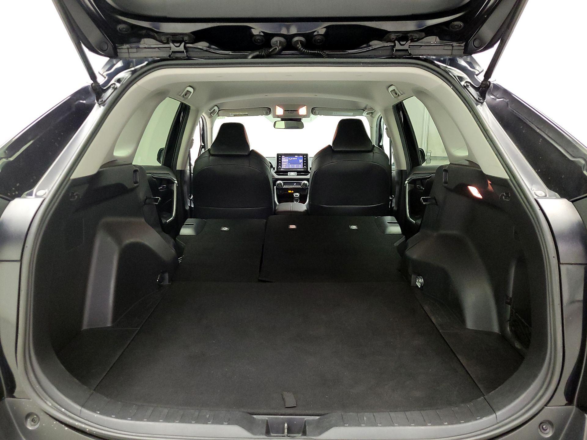 Thumbnail: 2020 Toyota RAV4 - 19