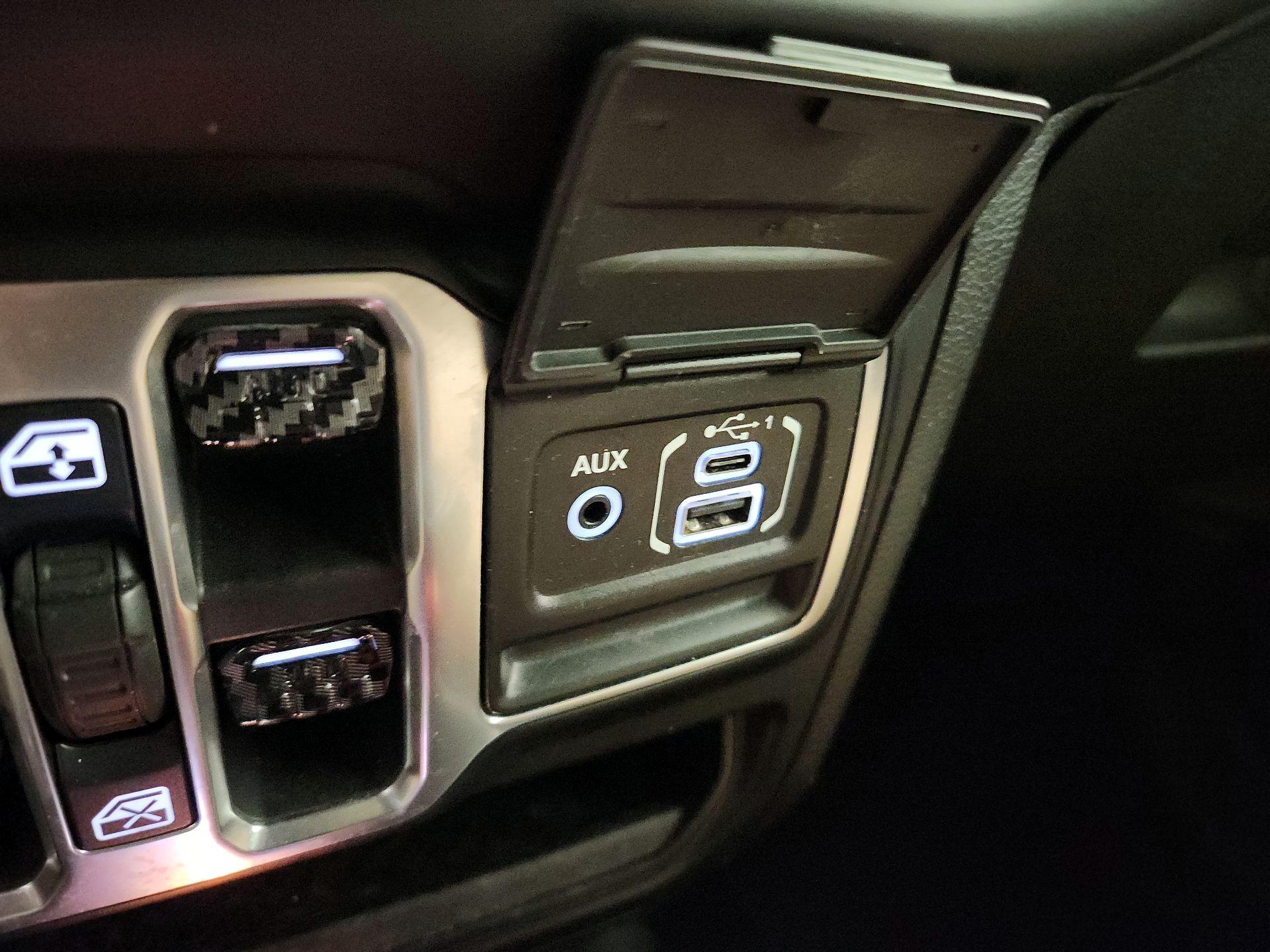Thumbnail: 2018 Jeep Wrangler - 19