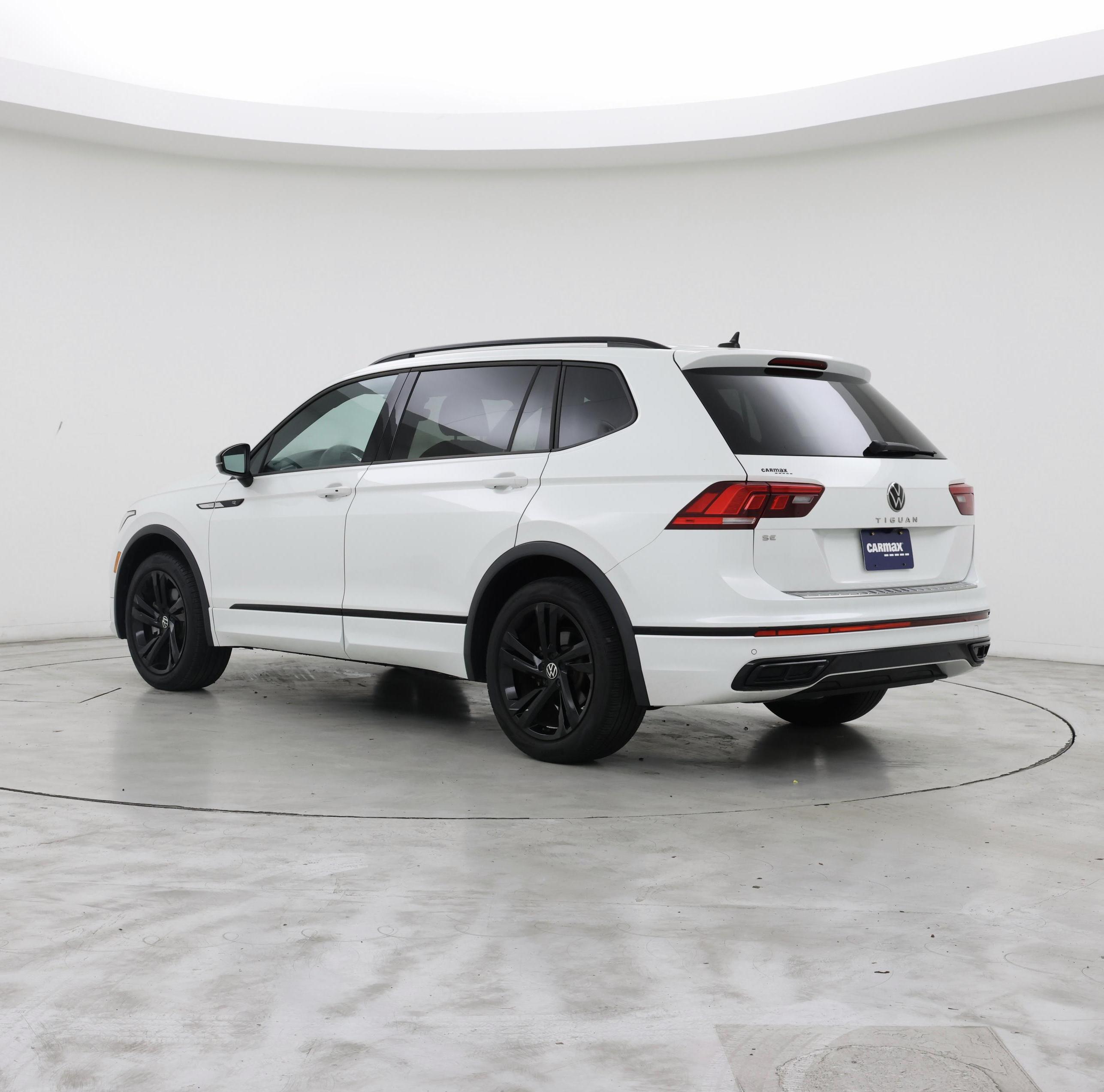 Thumbnail: 2023 Volkswagen Tiguan - 2