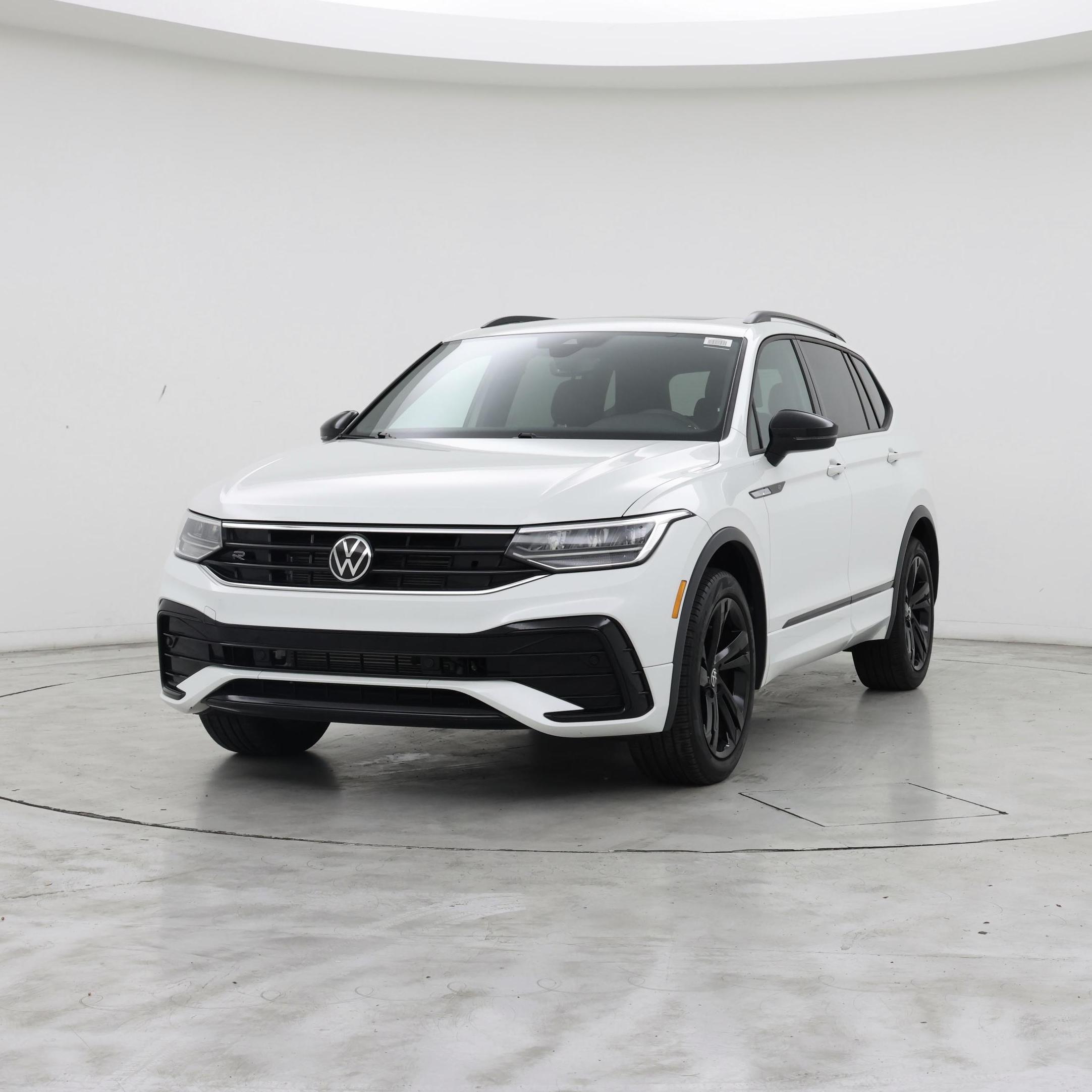 Thumbnail: 2023 Volkswagen Tiguan - 4