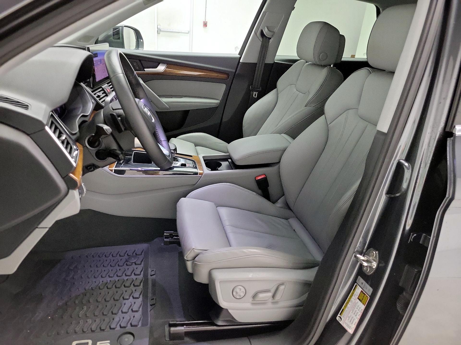 Thumbnail: 2024 Audi Q5 - 11