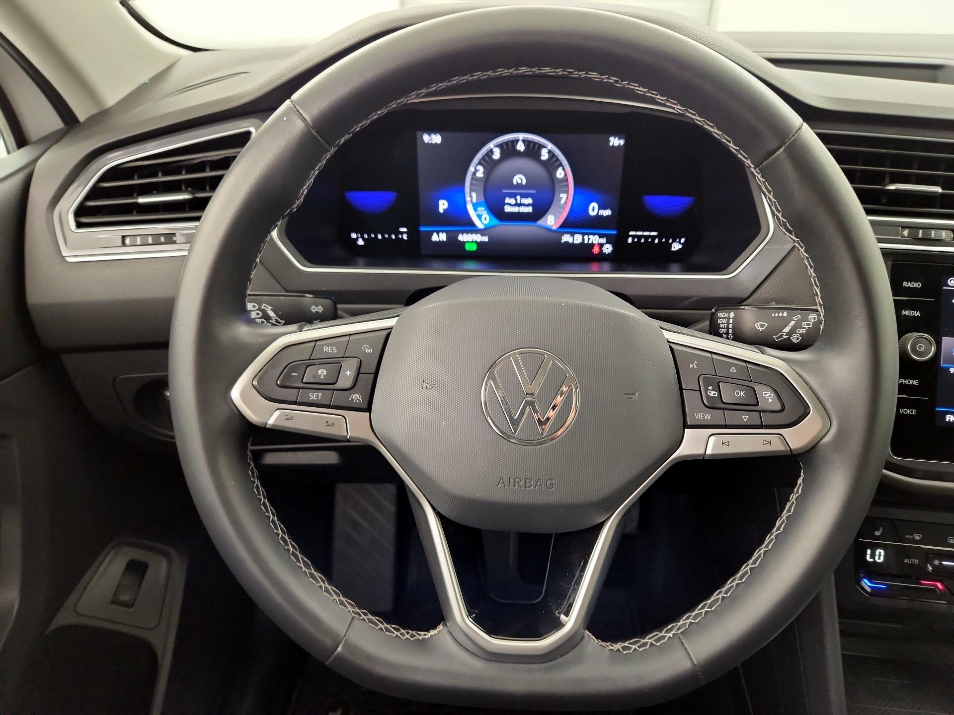 Thumbnail: 2022 Volkswagen Tiguan - 10