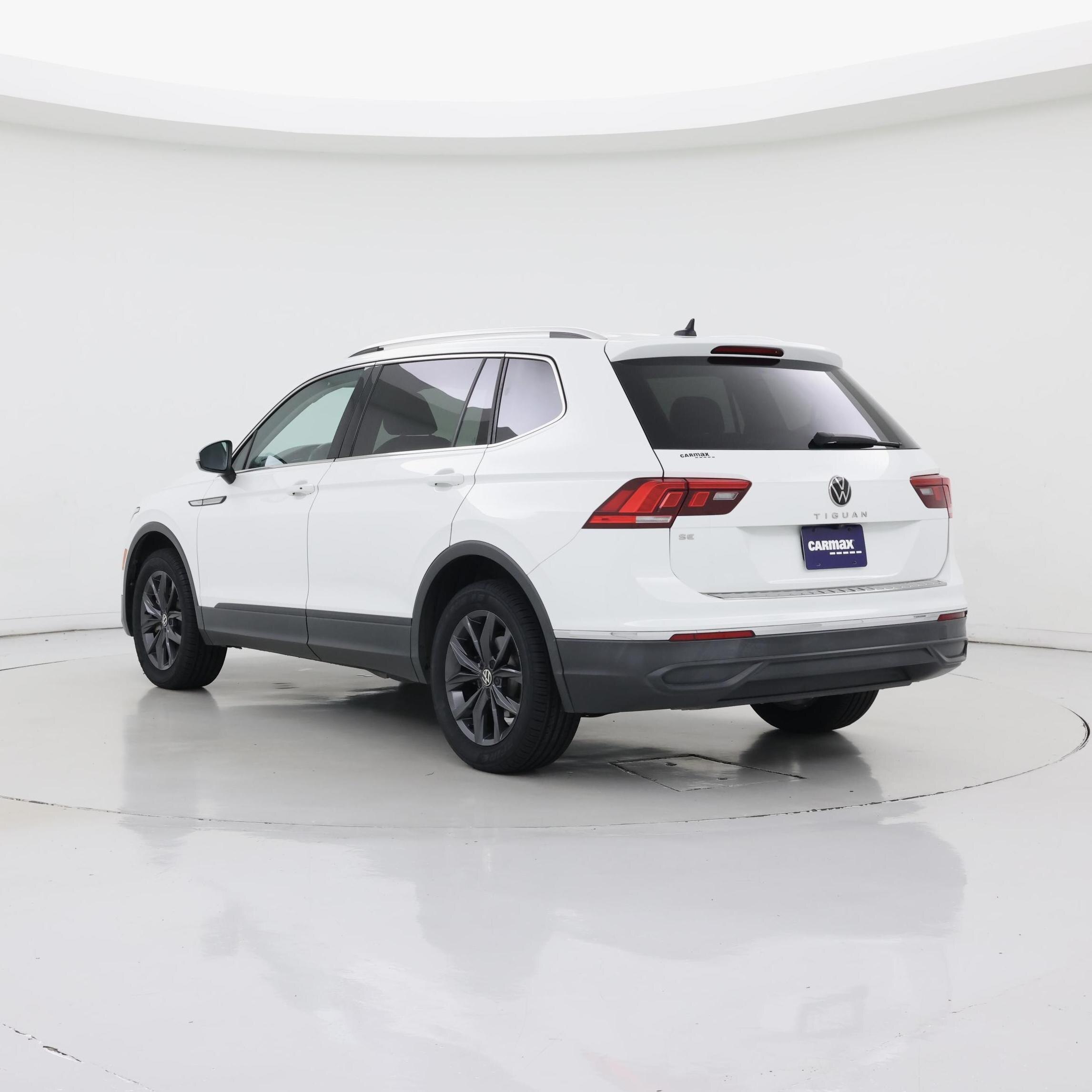 Thumbnail: 2022 Volkswagen Tiguan - 2