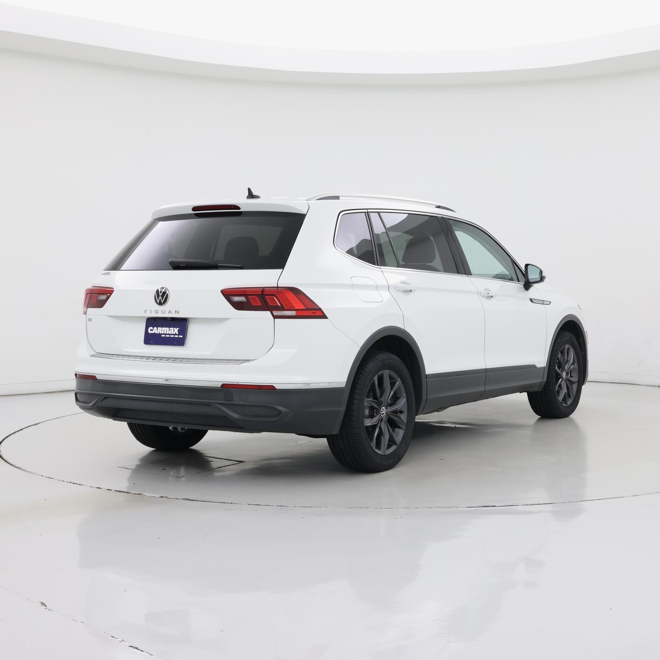 Thumbnail: 2022 Volkswagen Tiguan - 8