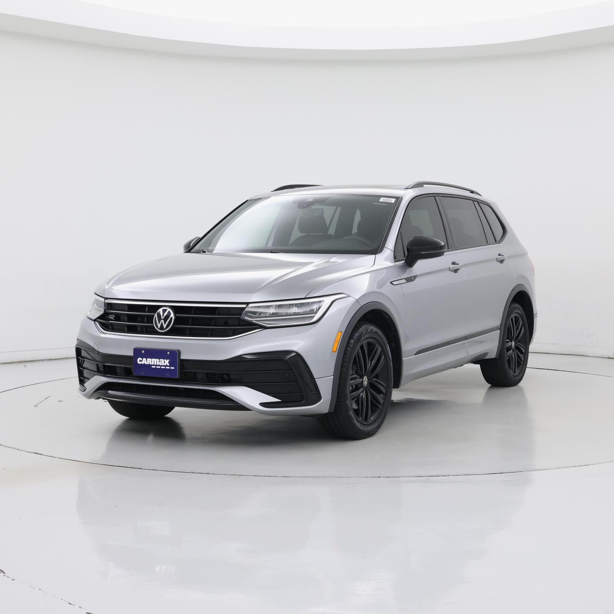 Thumbnail: 2022 Volkswagen Tiguan - 4