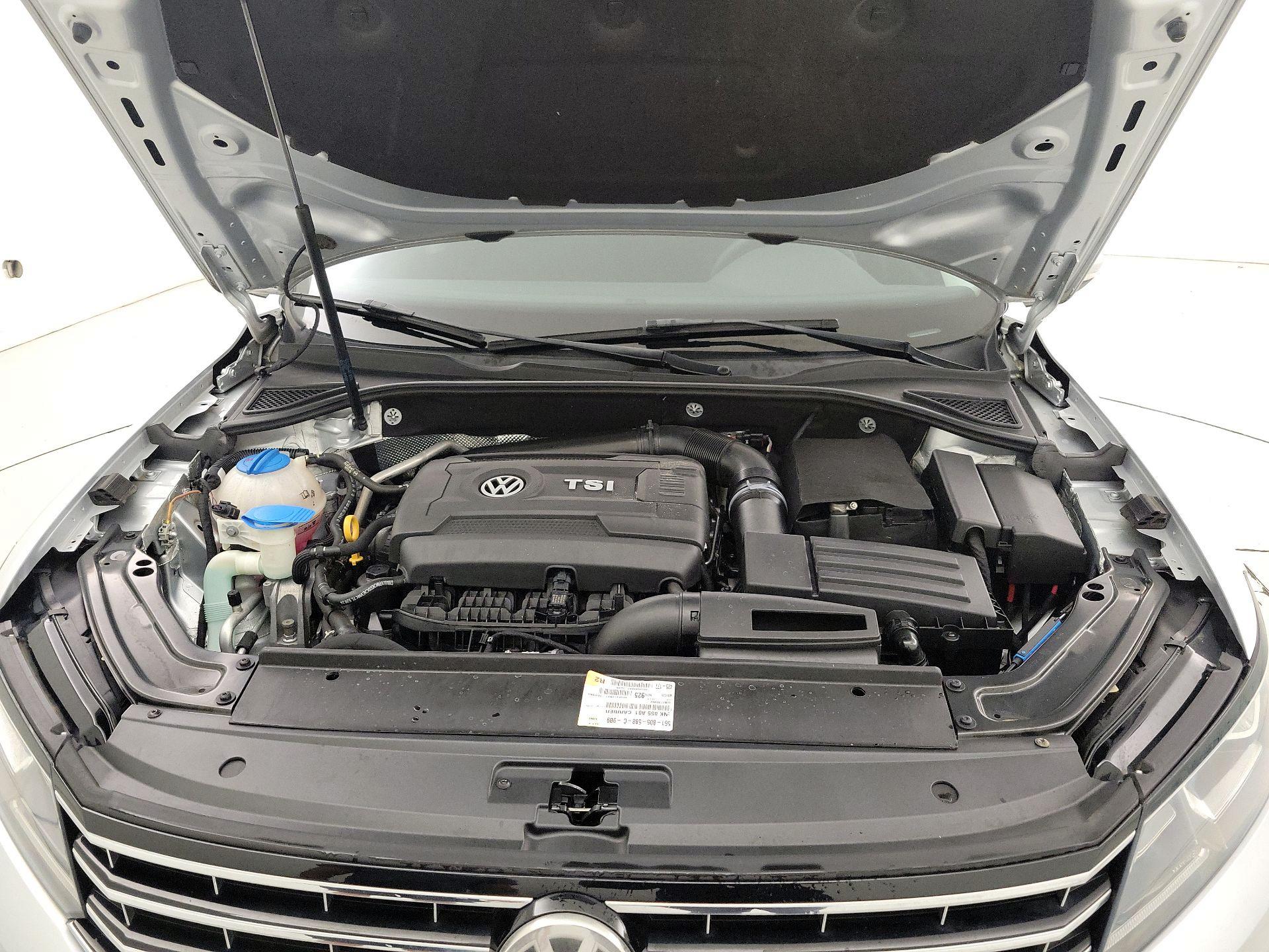 Thumbnail: 2017 Volkswagen Passat - 20