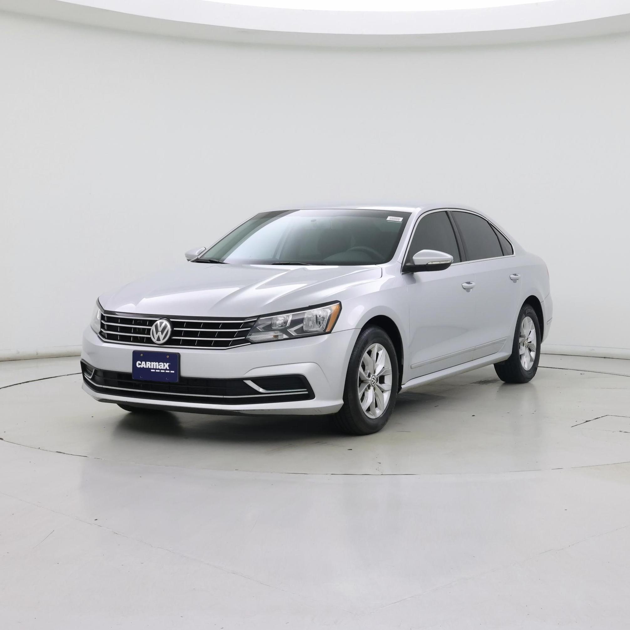 Thumbnail: 2017 Volkswagen Passat - 4