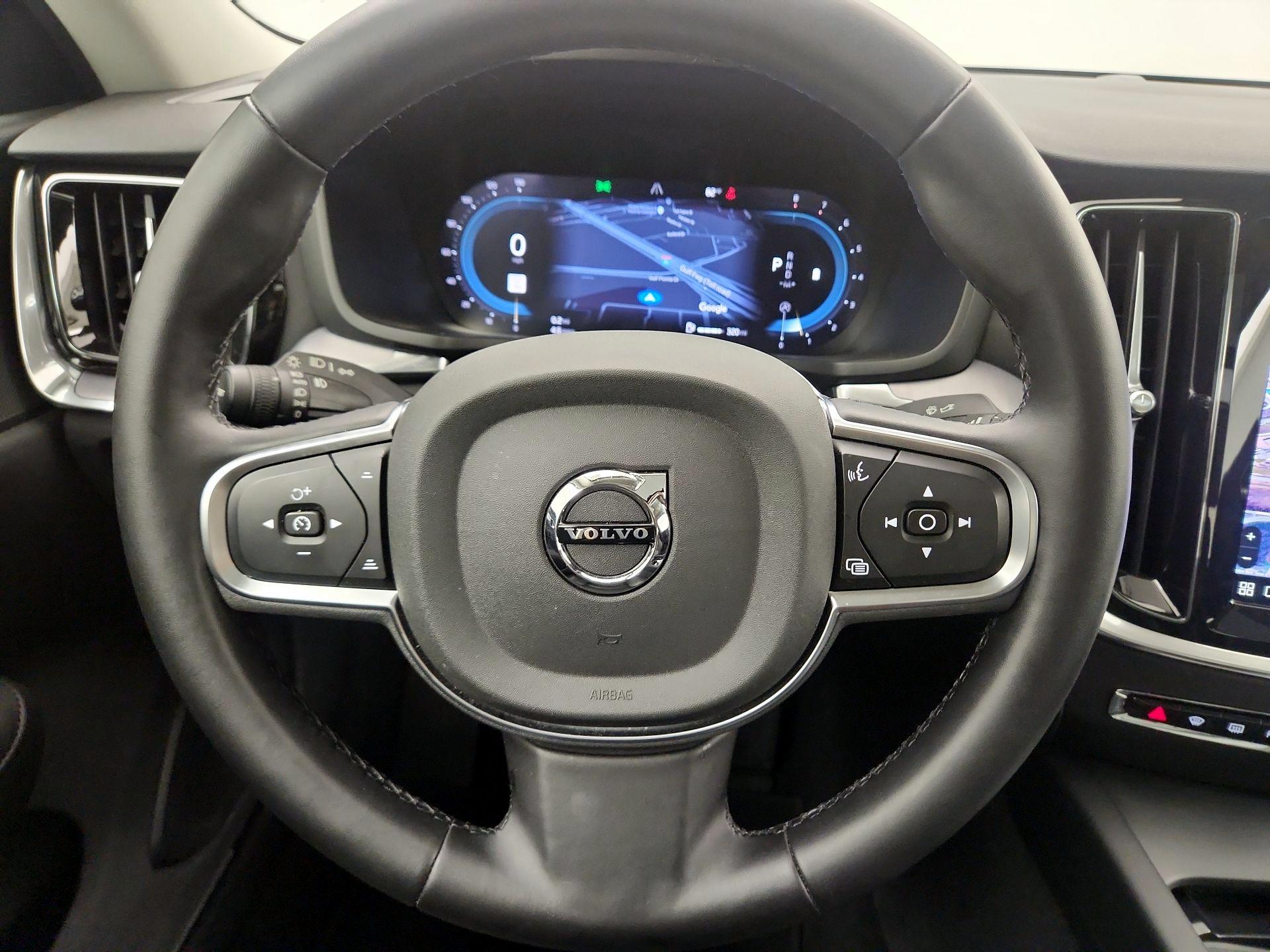 Thumbnail: 2025 Volvo S60 - 9