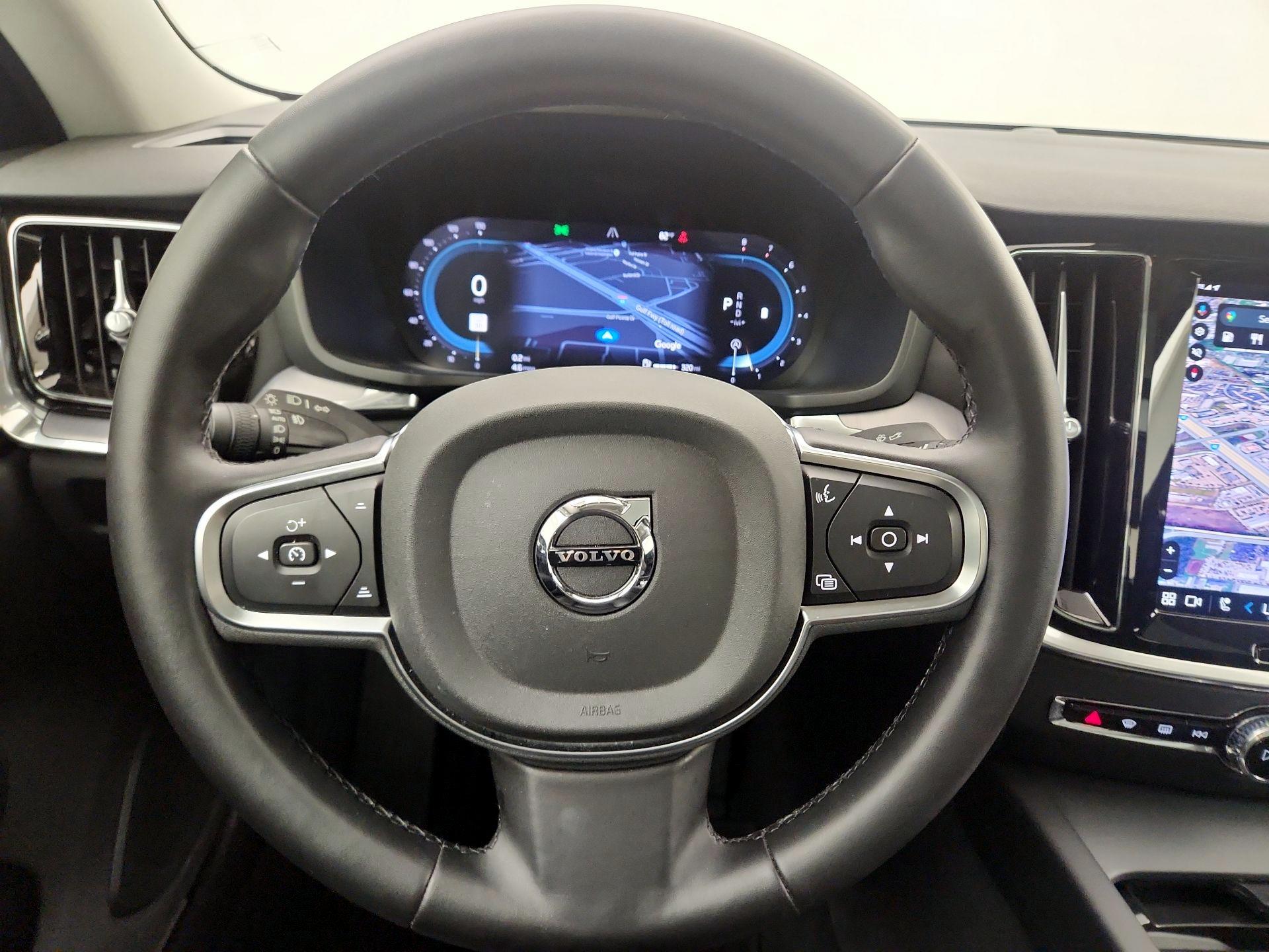 Thumbnail: 2025 Volvo S60 - 10