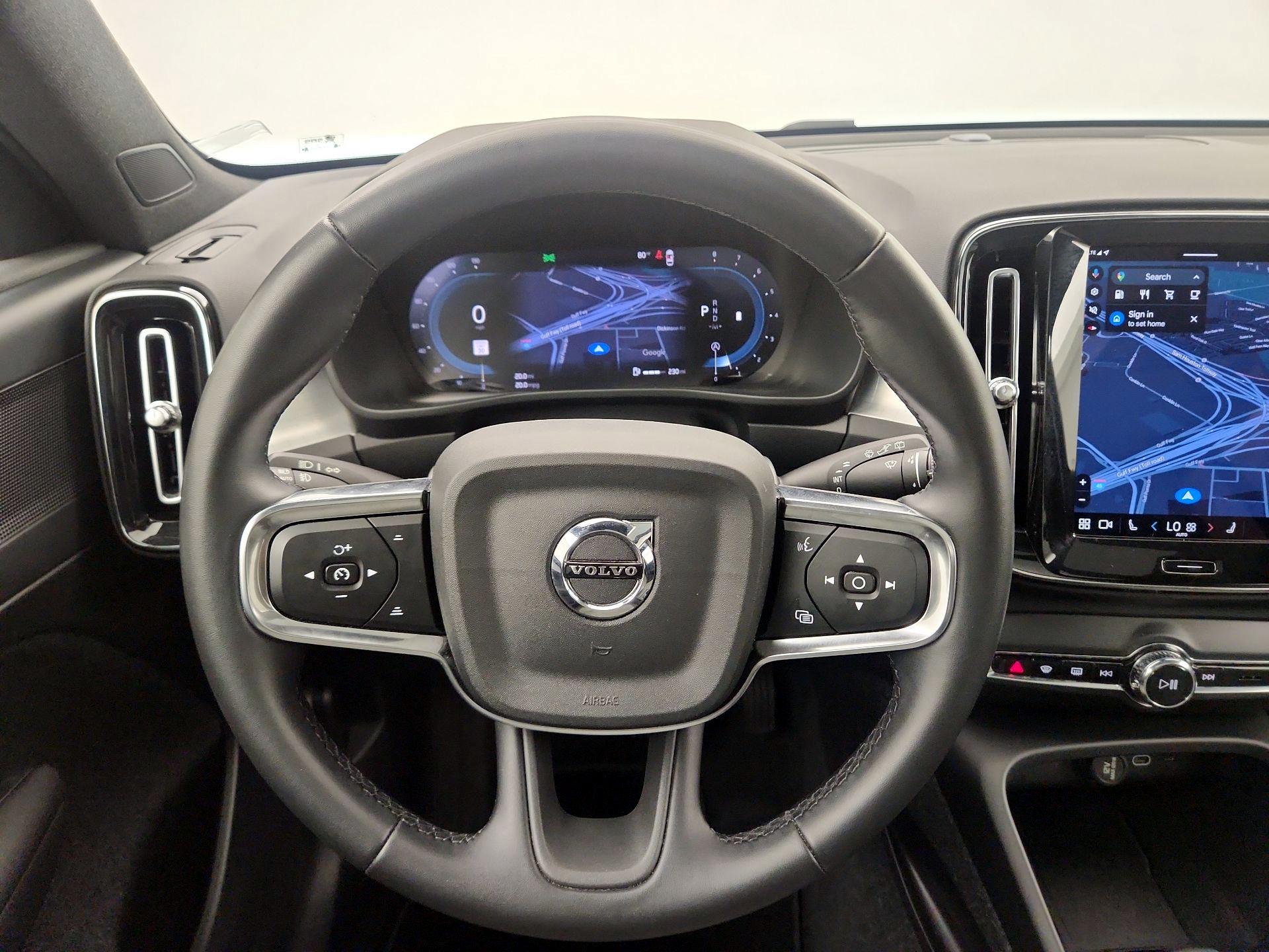 Thumbnail: 2025 Volvo XC40 - 10