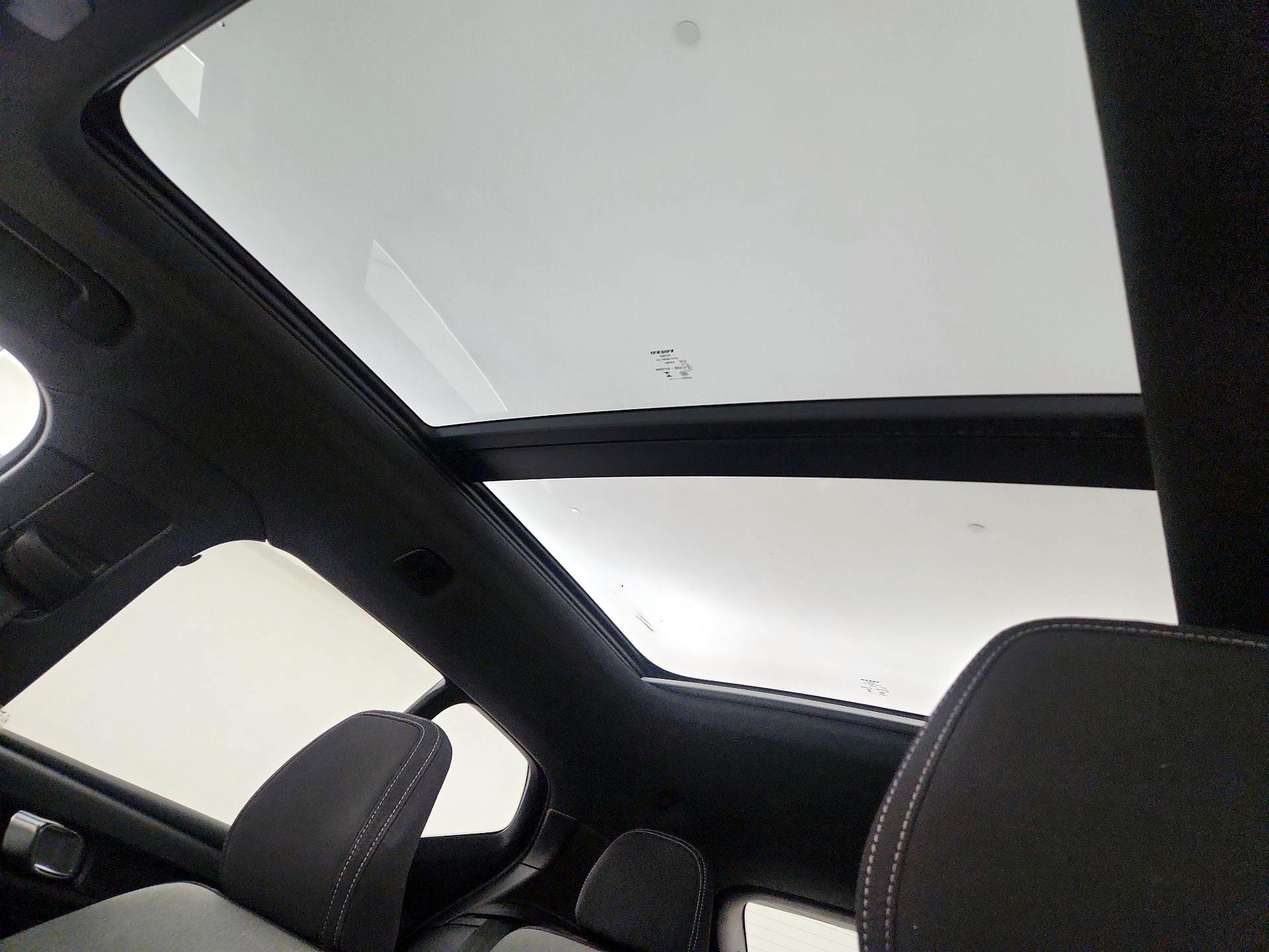 Thumbnail: 2025 Volvo XC40 - 20