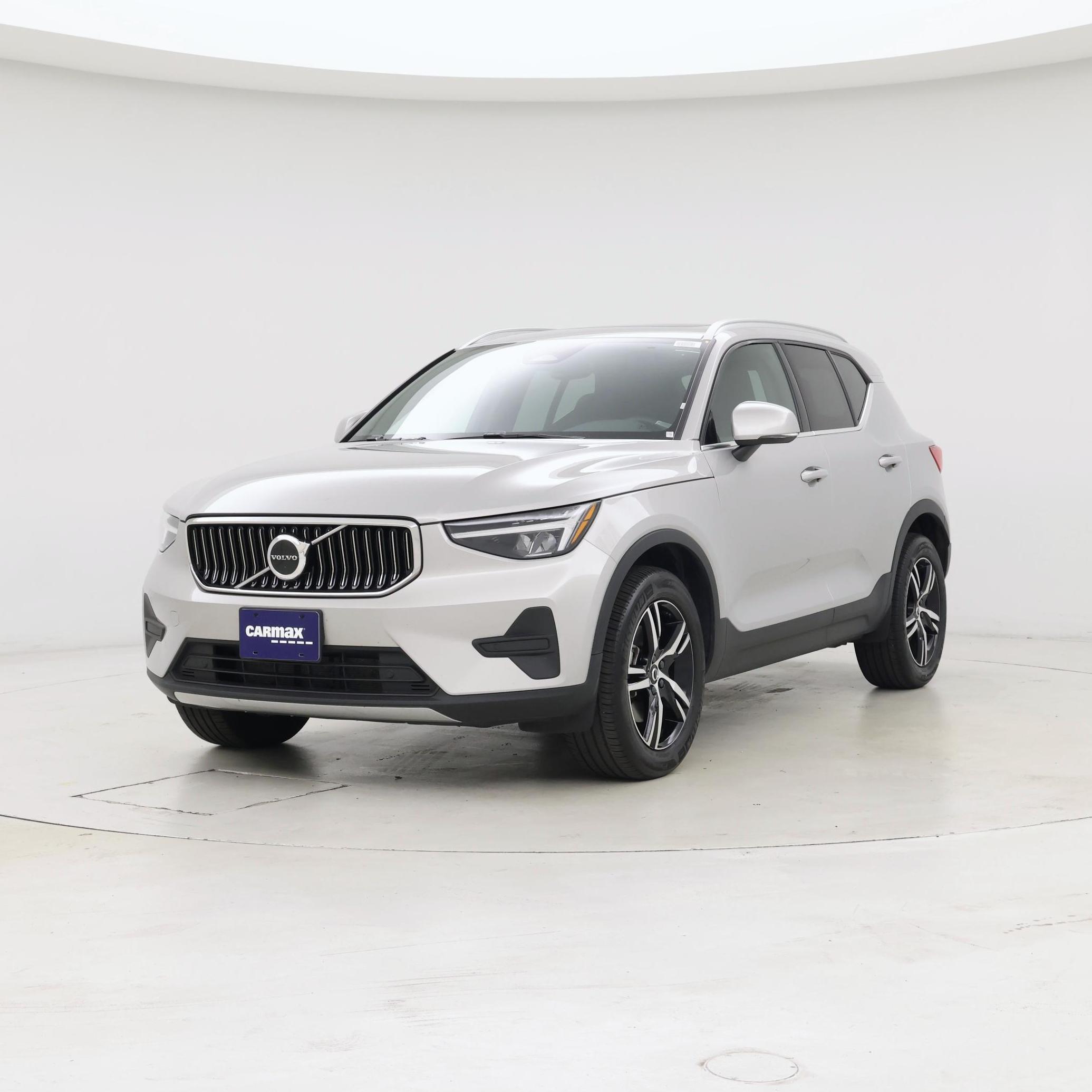 Thumbnail: 2025 Volvo XC40 - 4