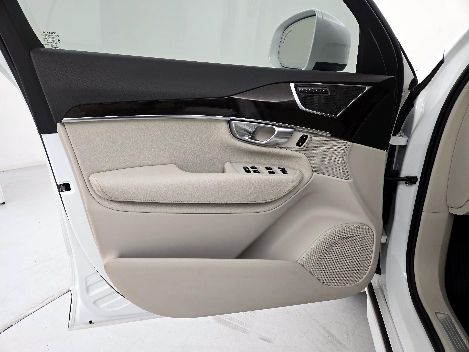 Thumbnail: 2018 Volvo XC90 - 12