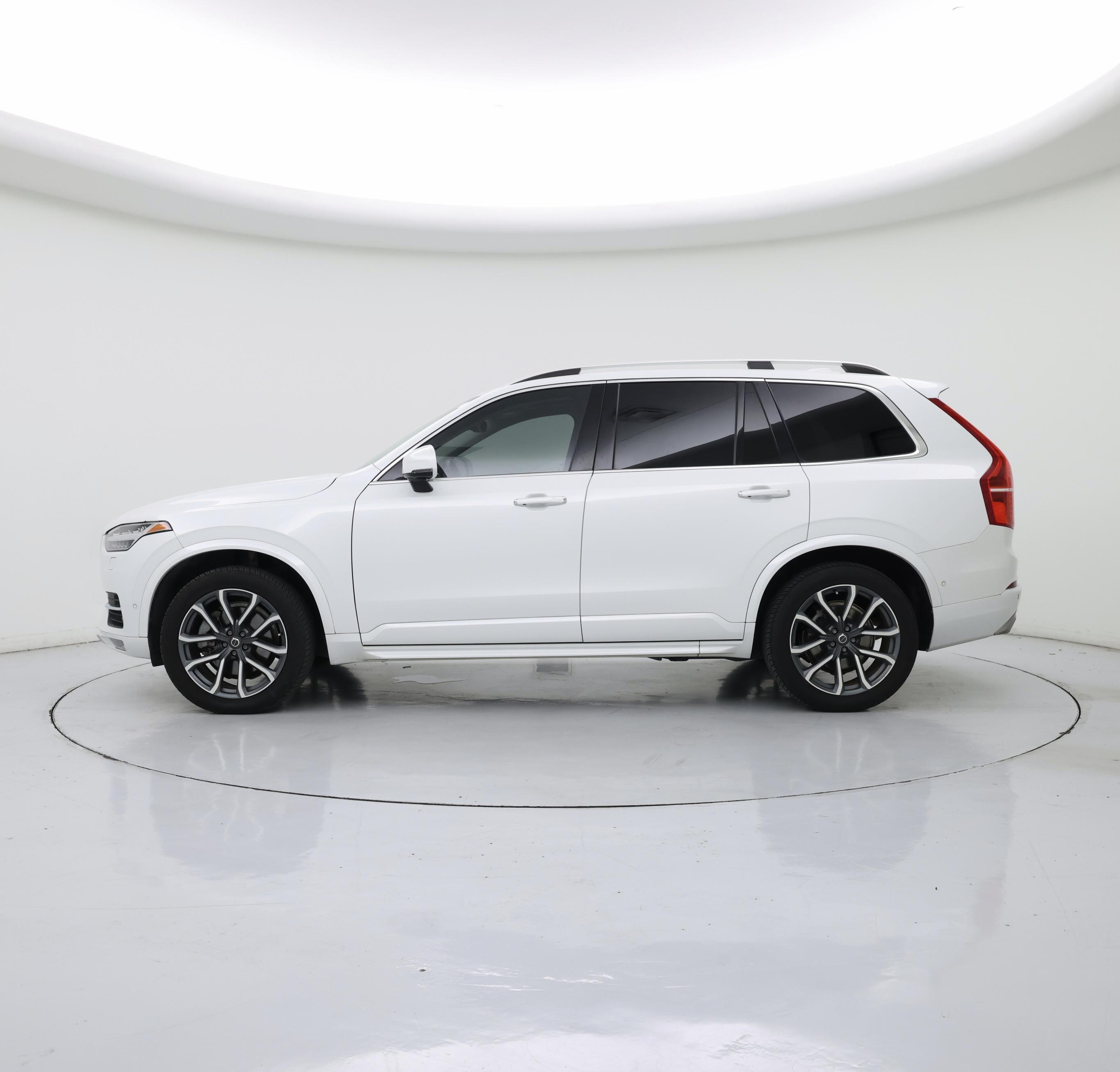Thumbnail: 2018 Volvo XC90 - 3