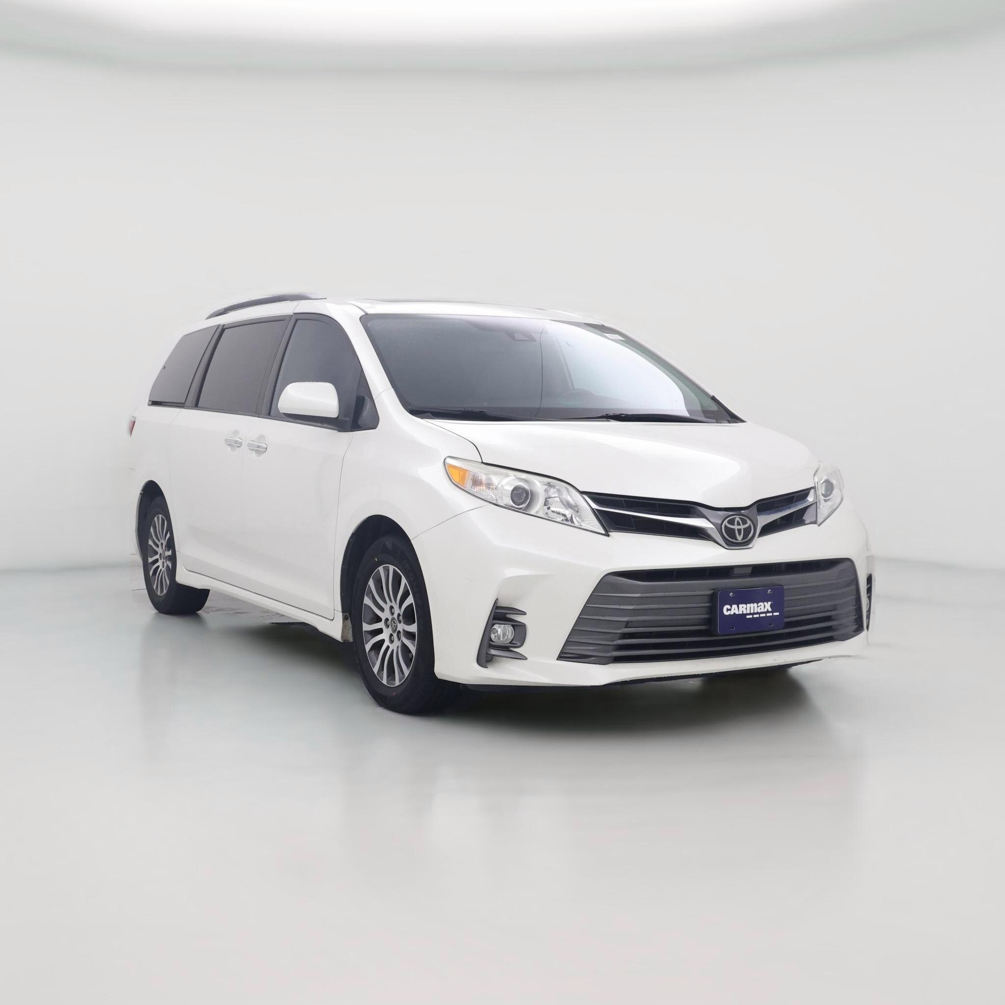 Thumbnail: 2019 Toyota Sienna - 1