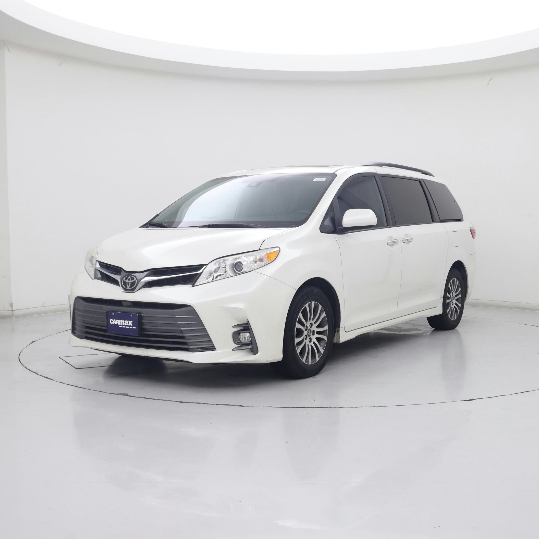 Thumbnail: 2019 Toyota Sienna - 4