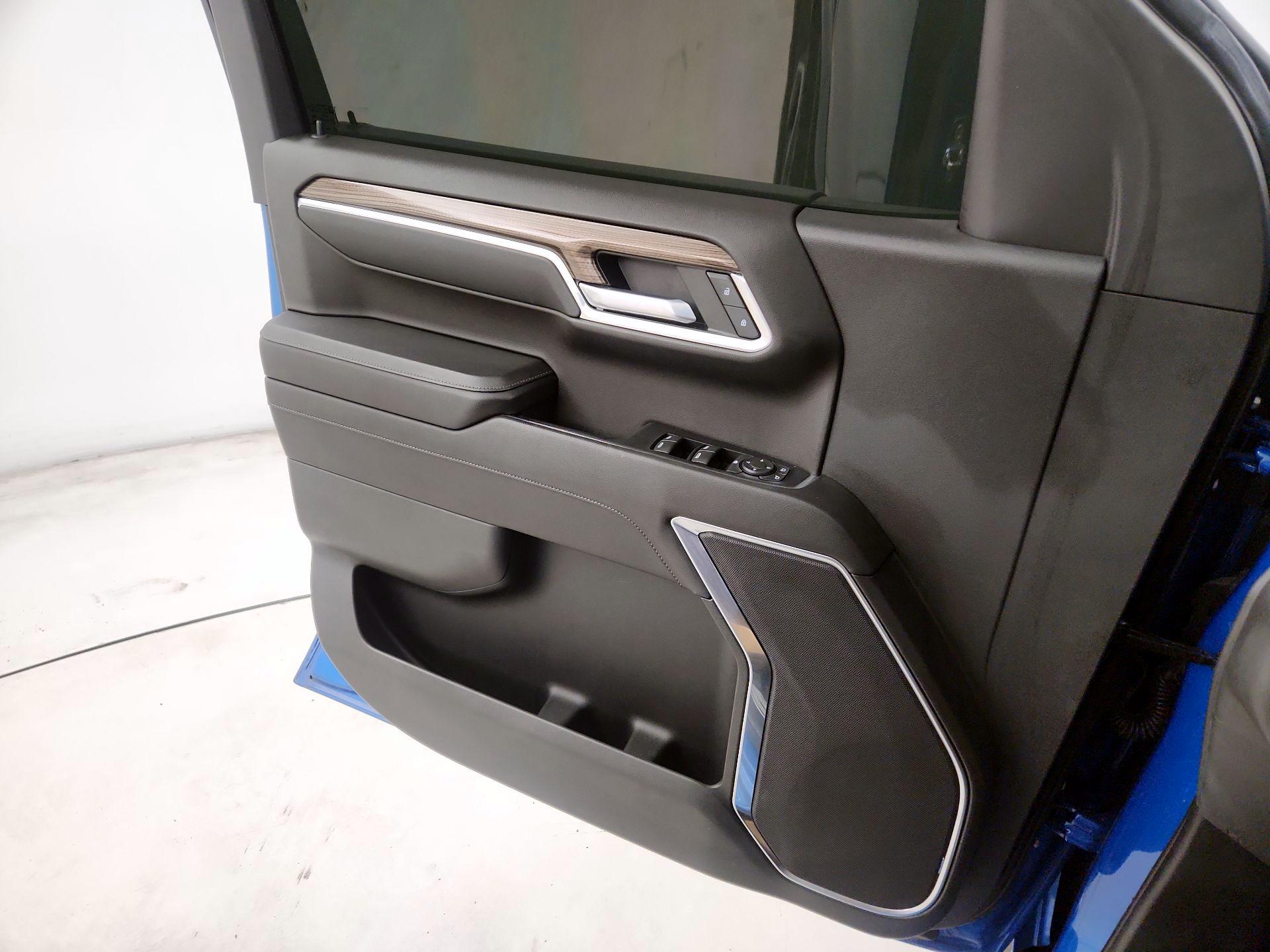 Thumbnail: 2022 Chevrolet Silverado 1500 - 12